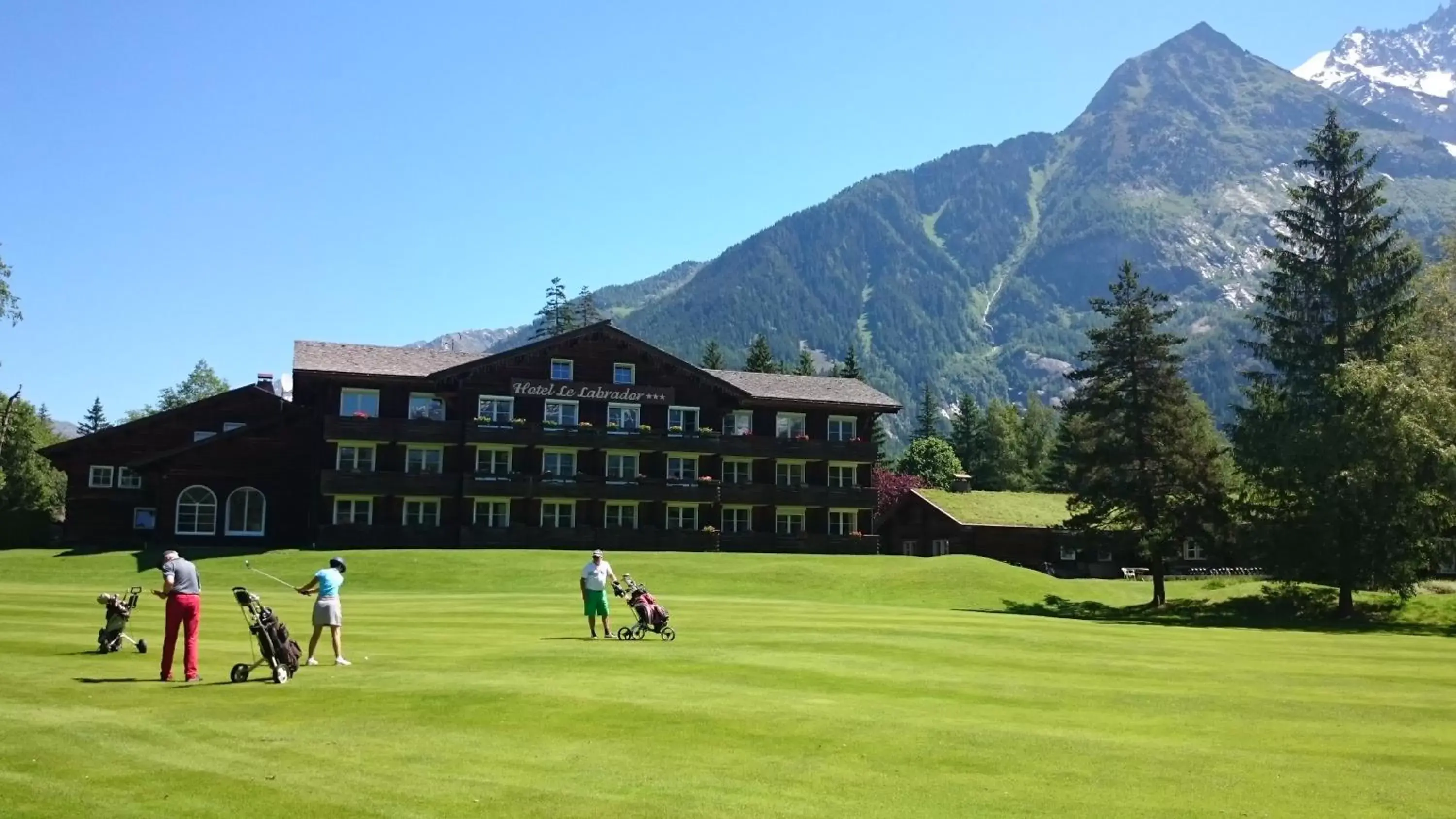 Property building in Hôtel Le Labrador Property building in Hôtel Le Labrador