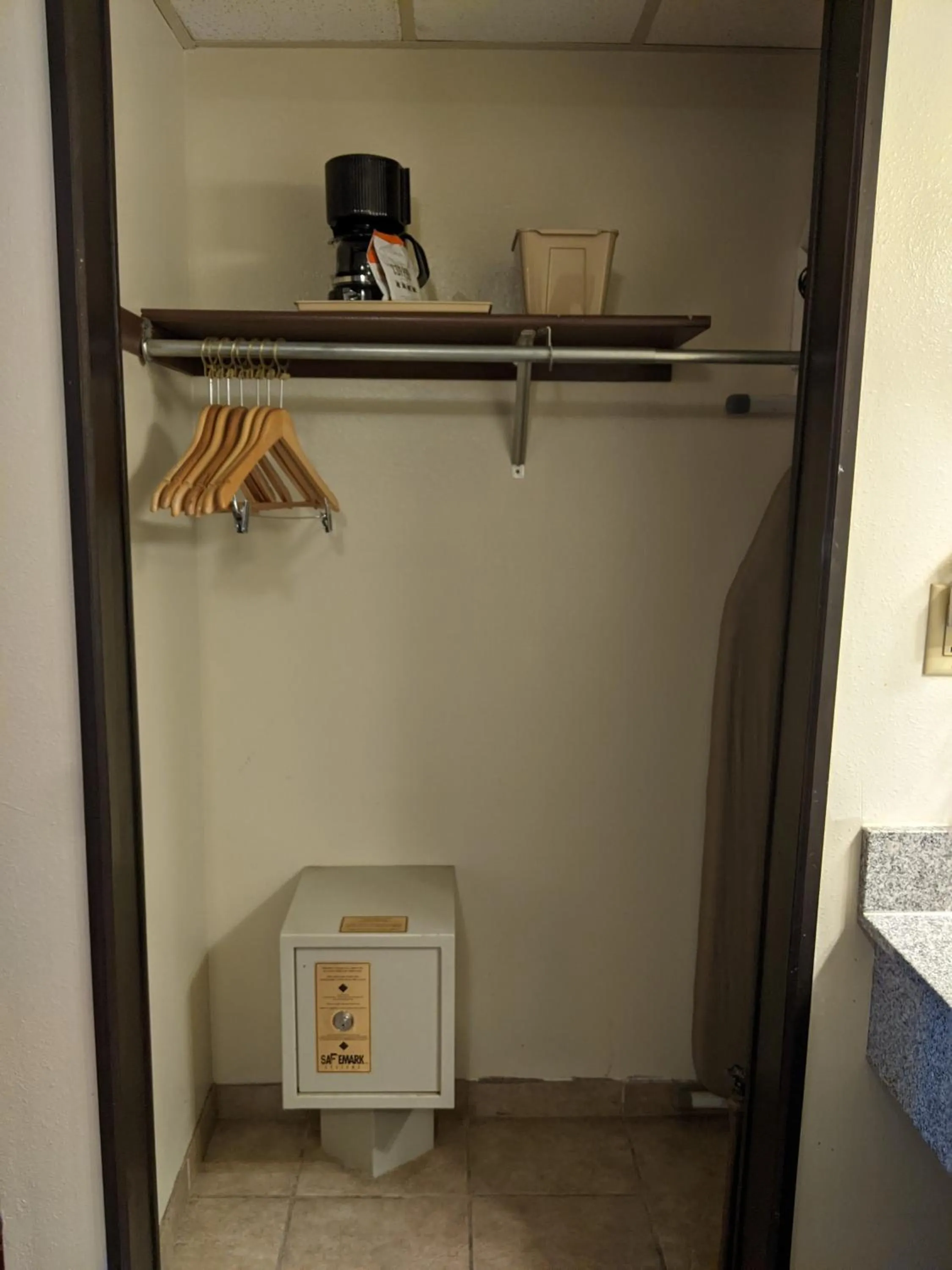 Bathroom in Econostay