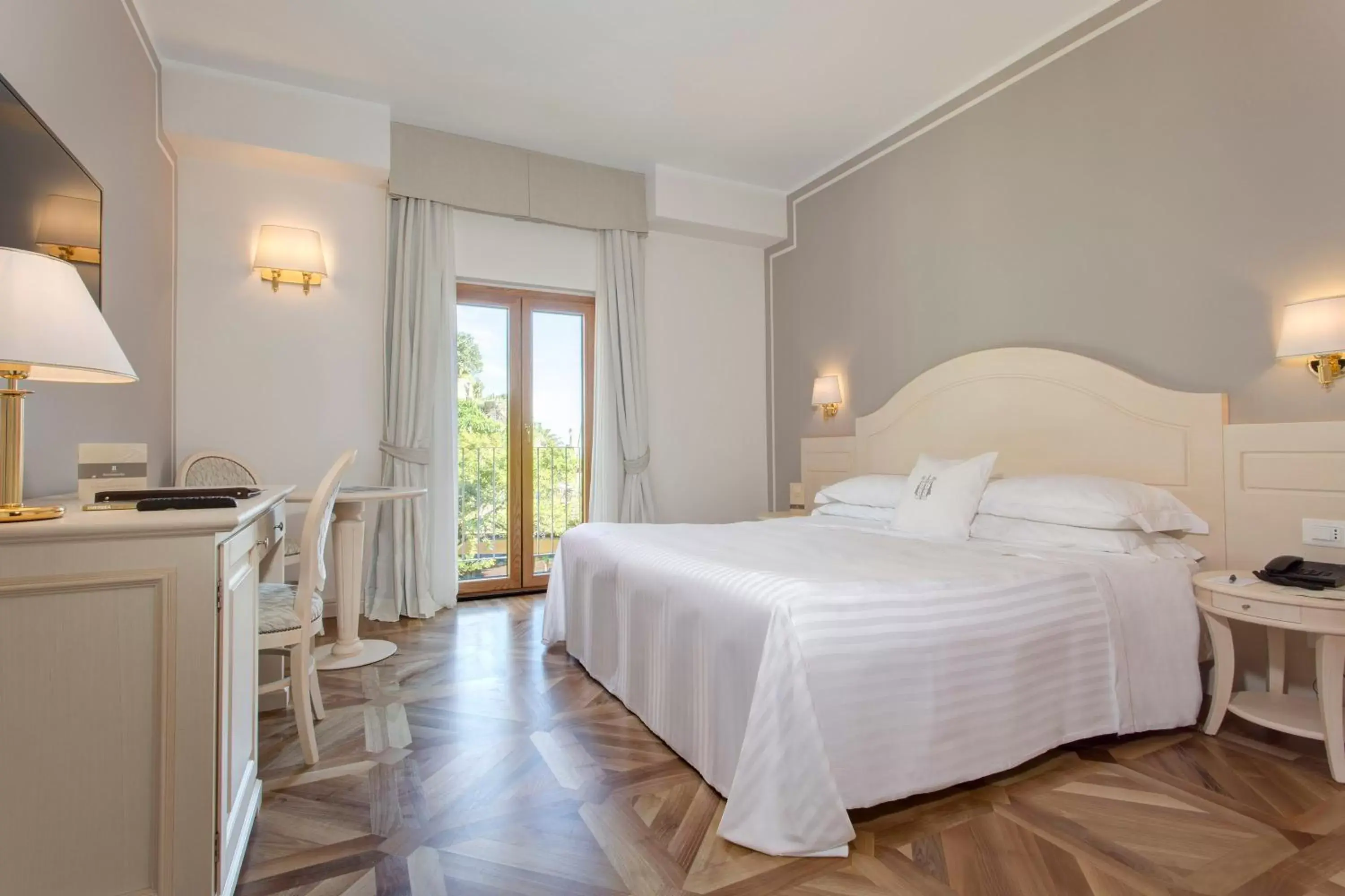 Bed, Room Photo in Hotel Cenobio Dei Dogi