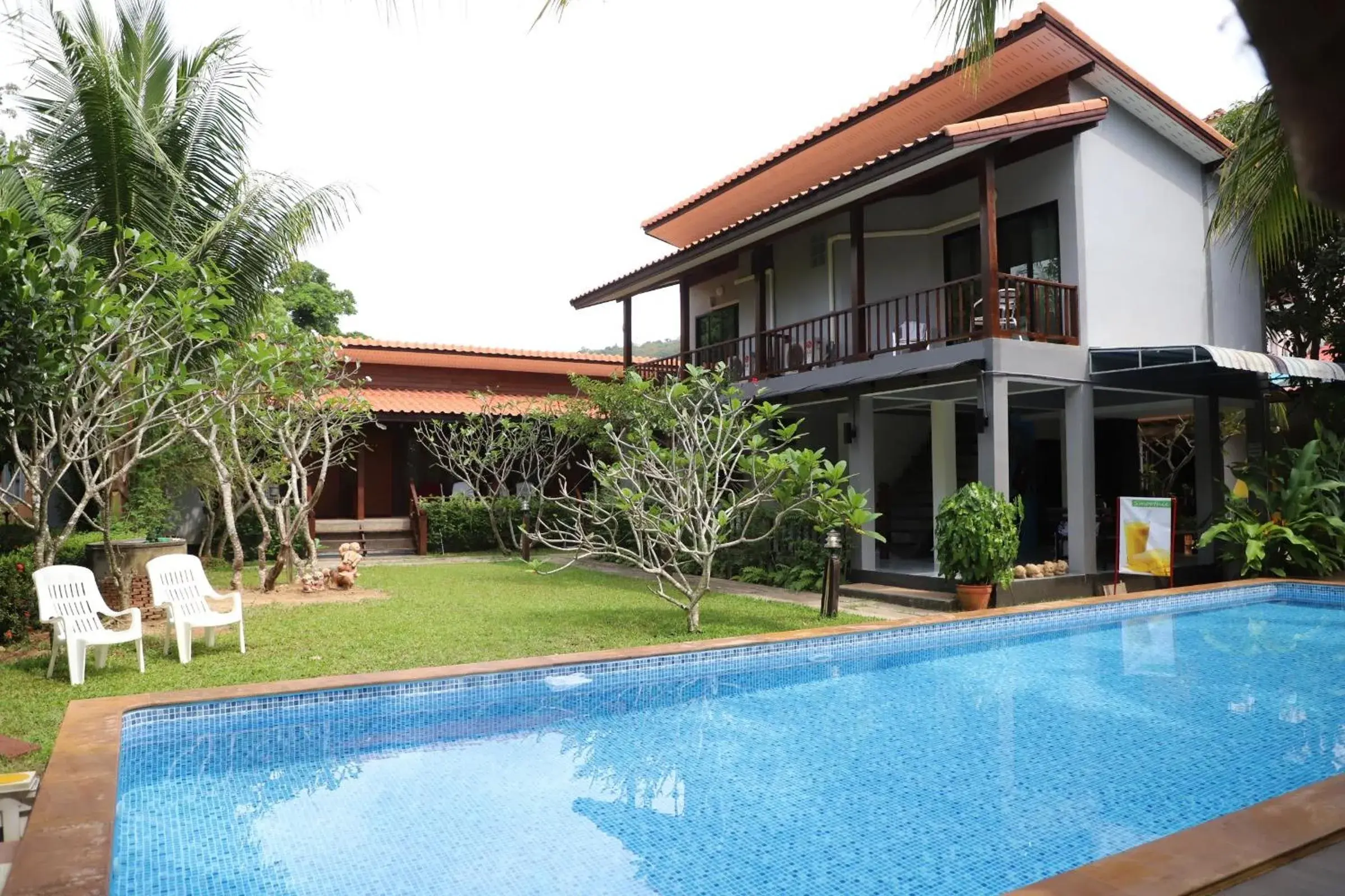 Property Building in Lanta Thip House - SHA Plus