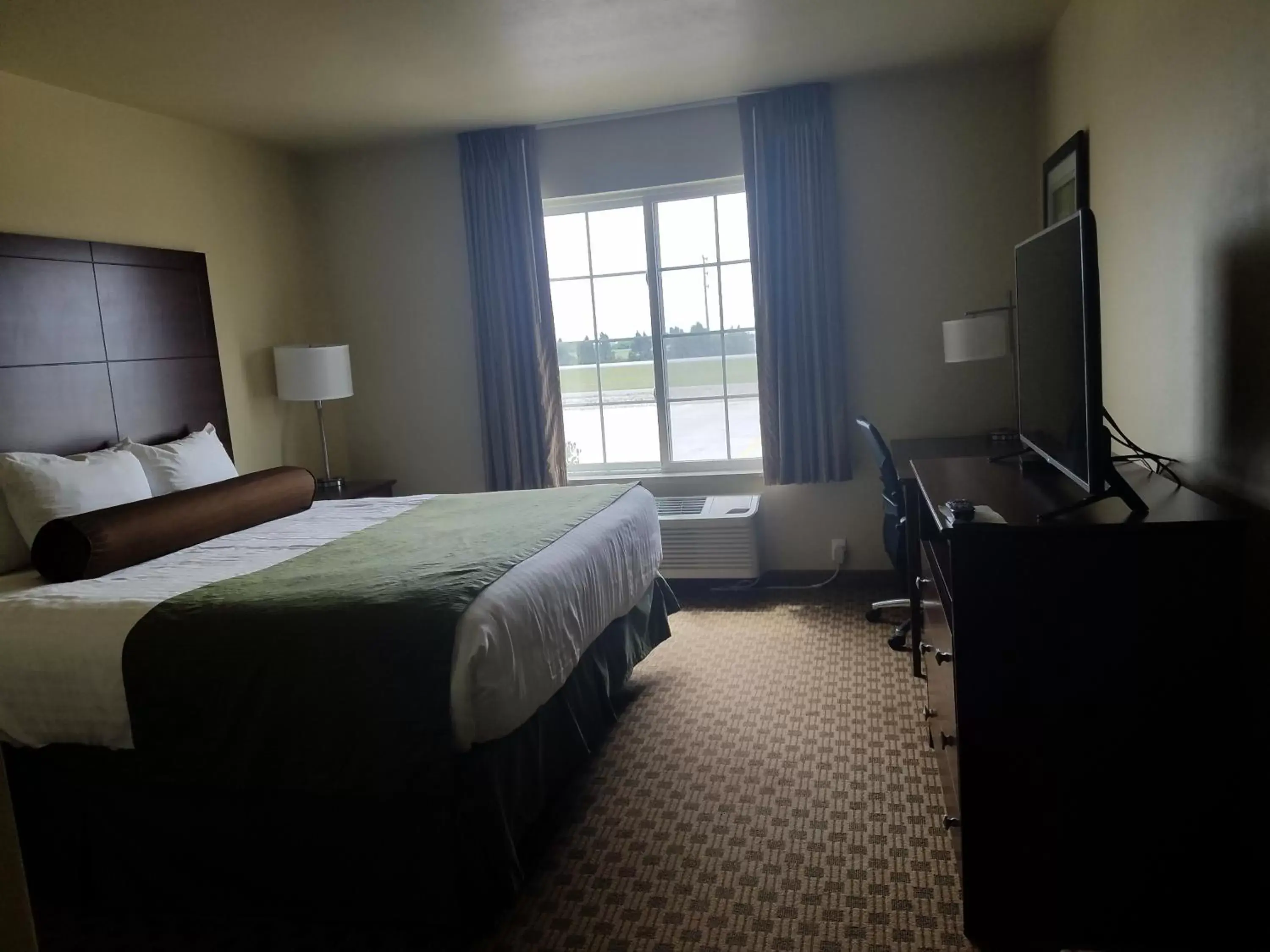 Bed in Cobblestone Inn & Suites - Bottineau