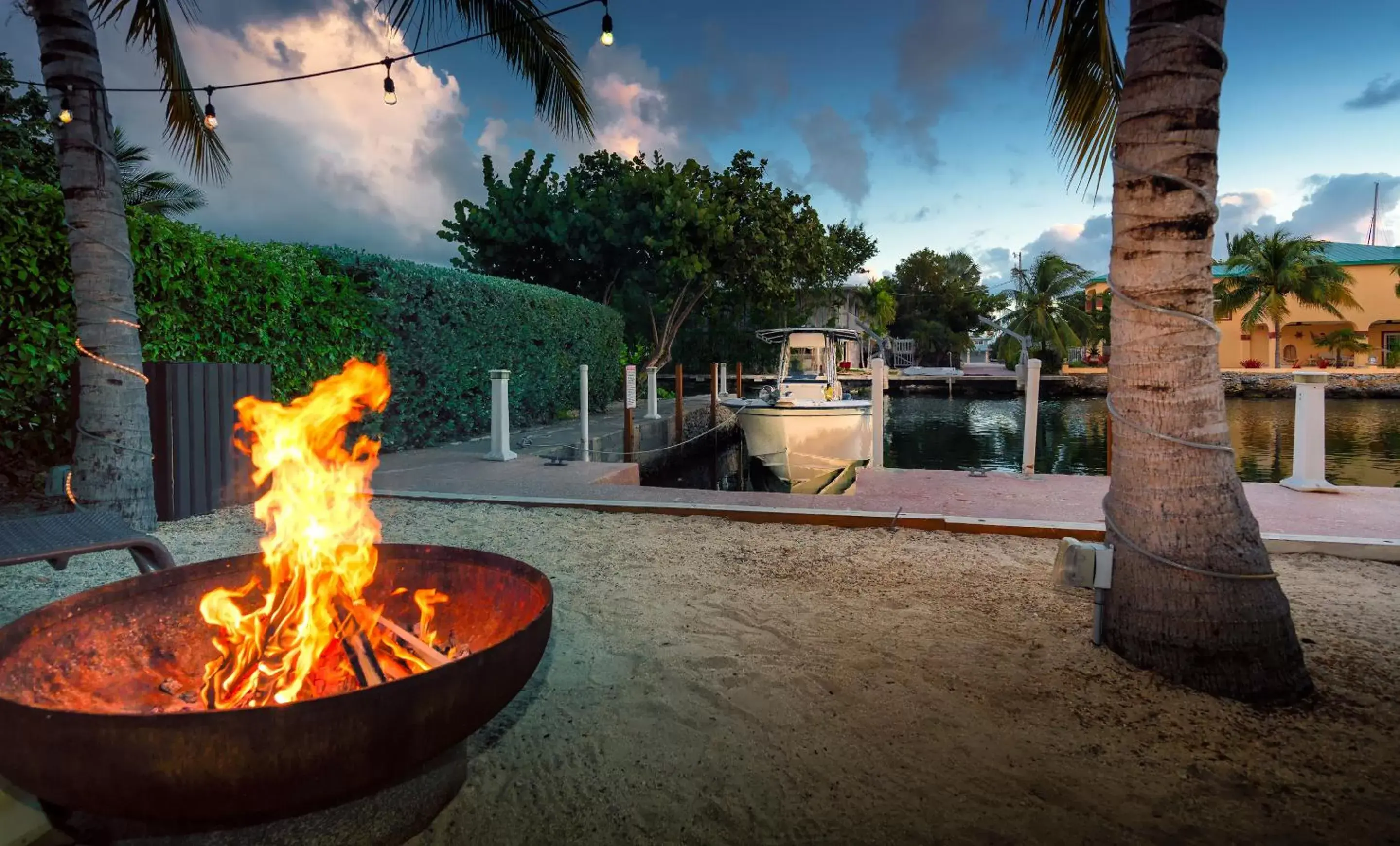 Patio, Swimming Pool in Creekside Inn Islamorada