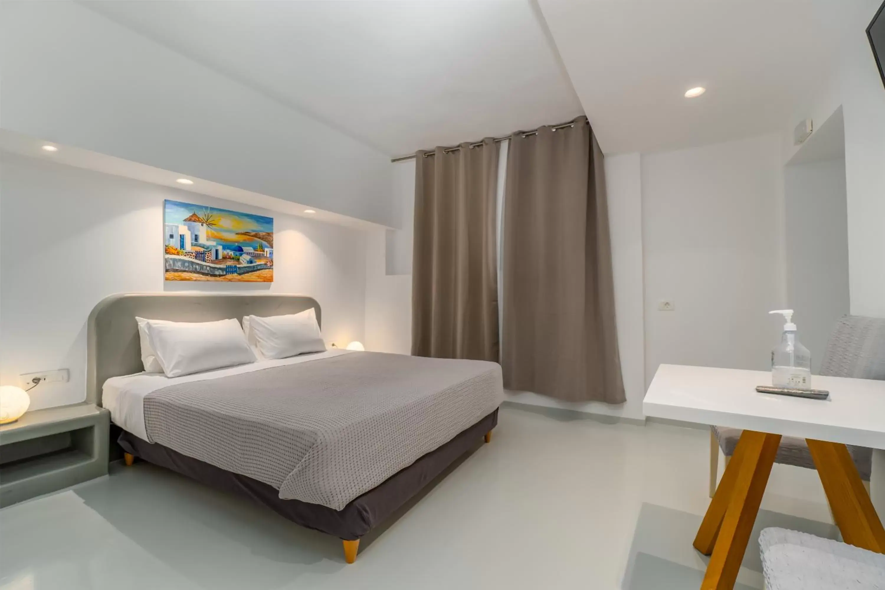 Bedroom, Bed in Central Fira Suites