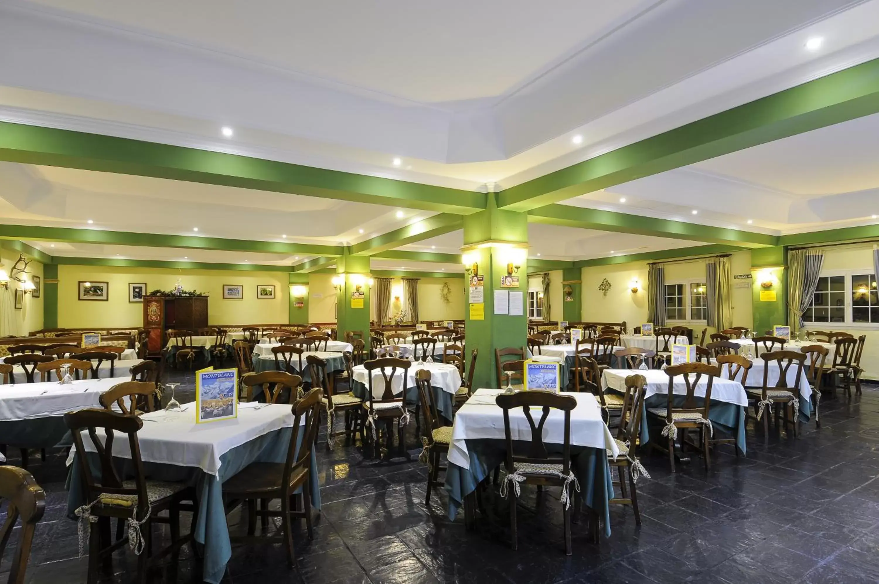 Restaurant/Places to Eat in Hotel GHM Monachil