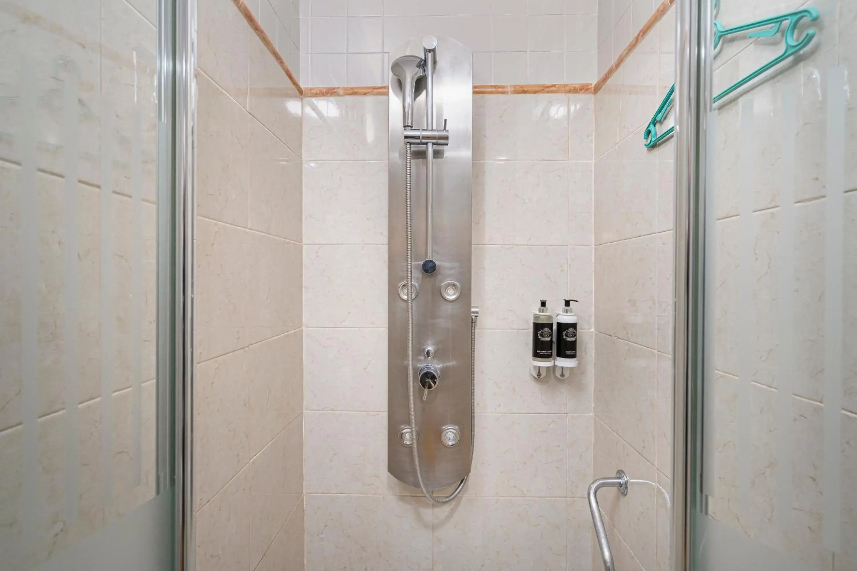 Bathroom in Hotel Hernán Cortés