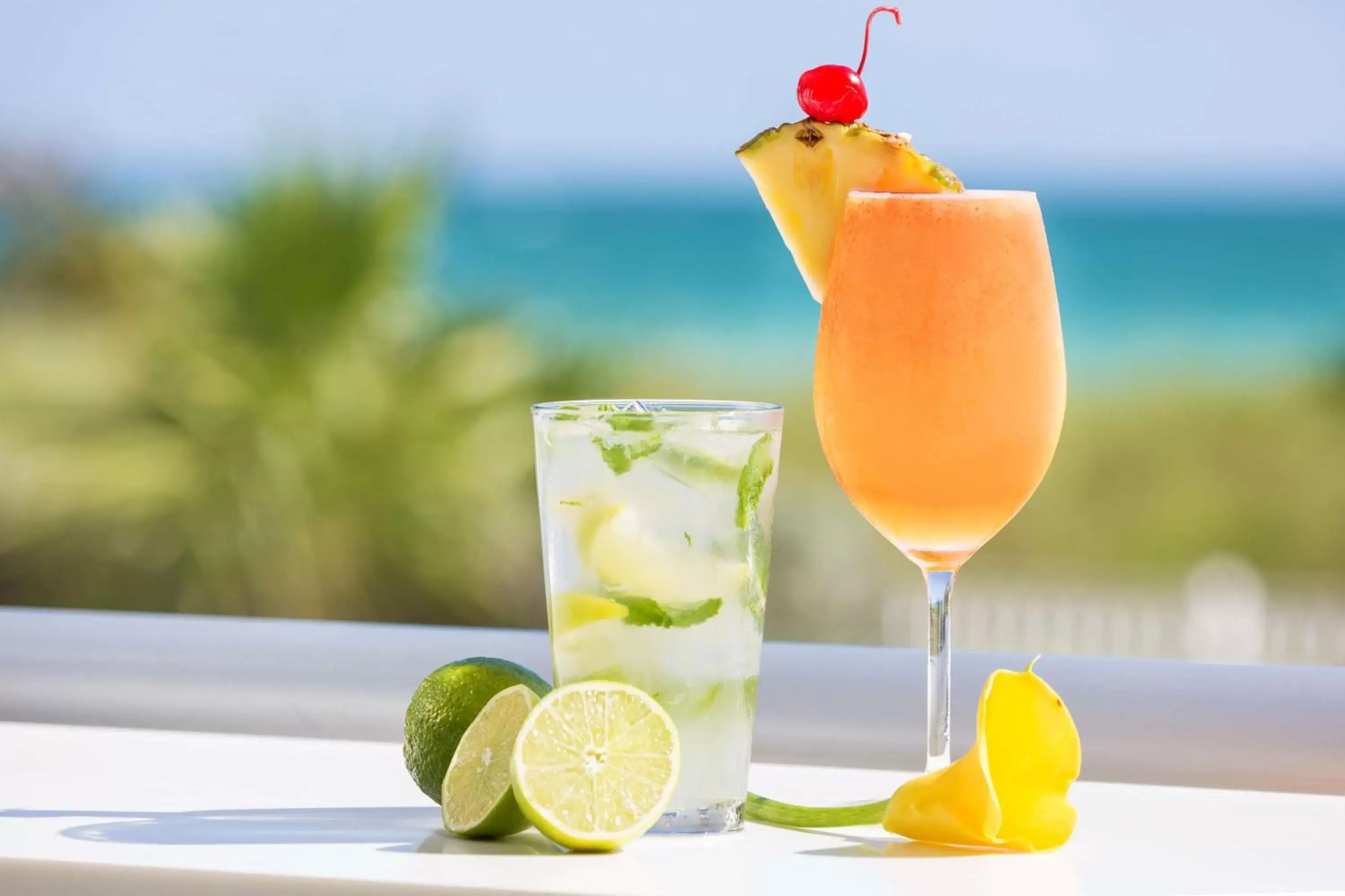 Restaurant/places to eat, Drinks in Hilton Cabana Miami Beach