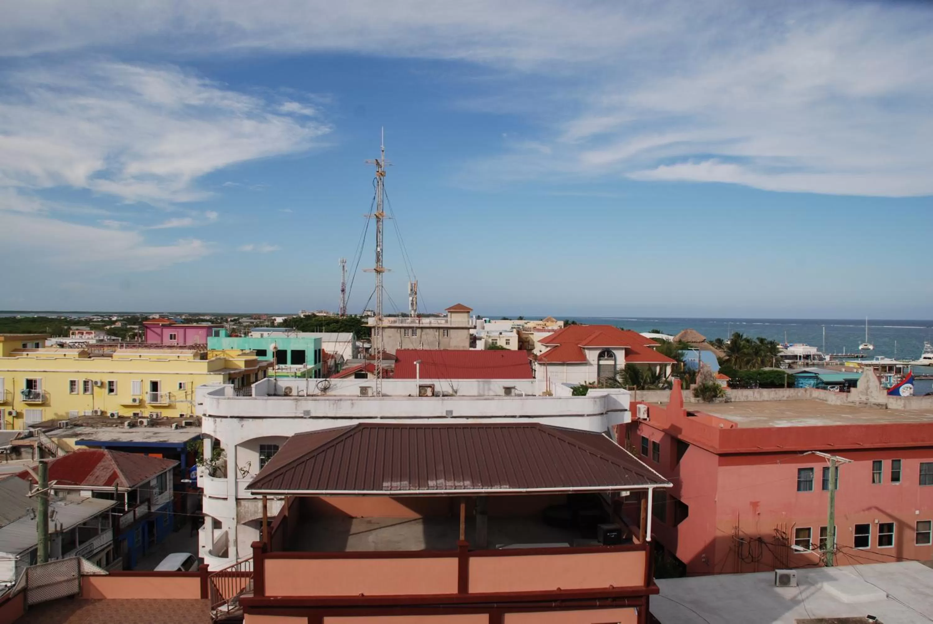 Hotel Coastalbay 2 & Golf Cart Rental