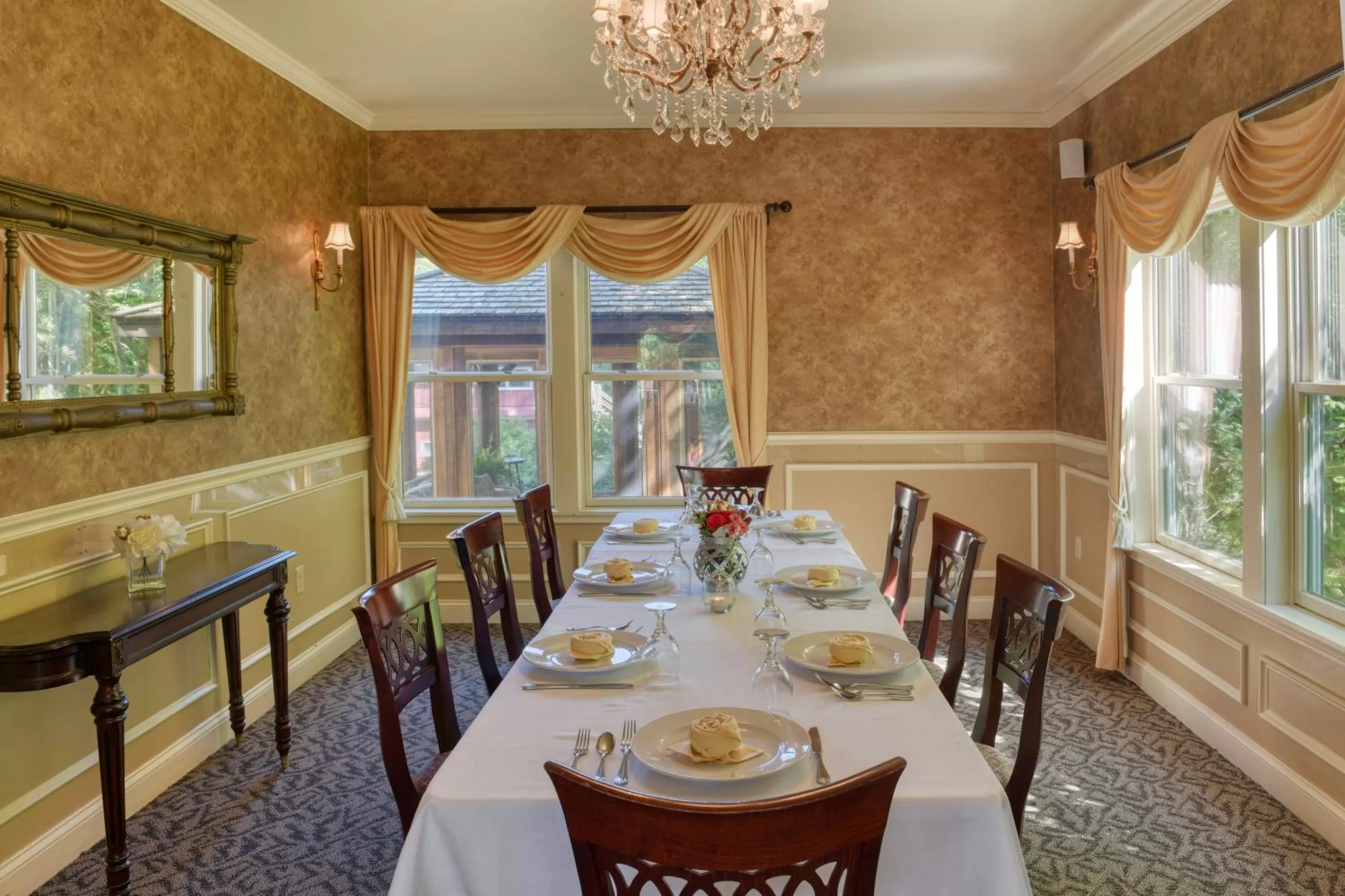 Dining area in The Inn at Thorn Hill