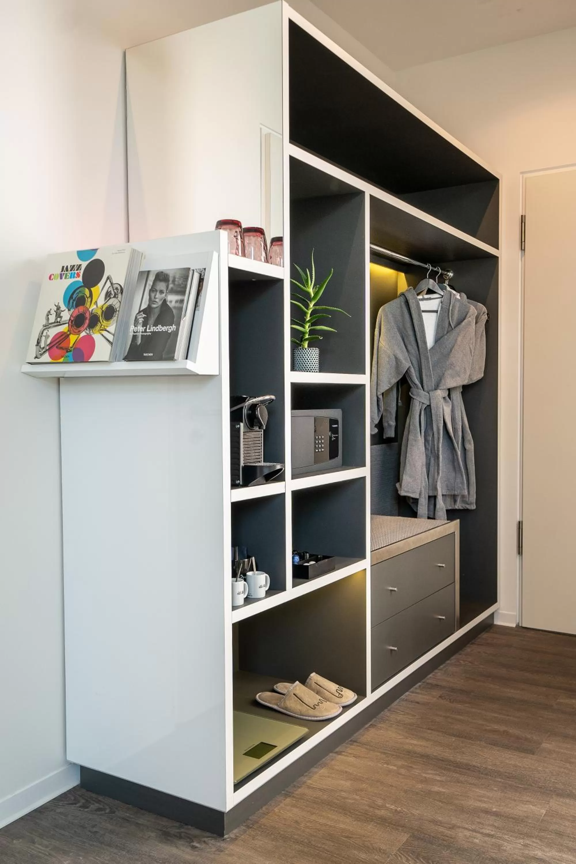 wardrobe in INNSiDE by Meliá Leipzig