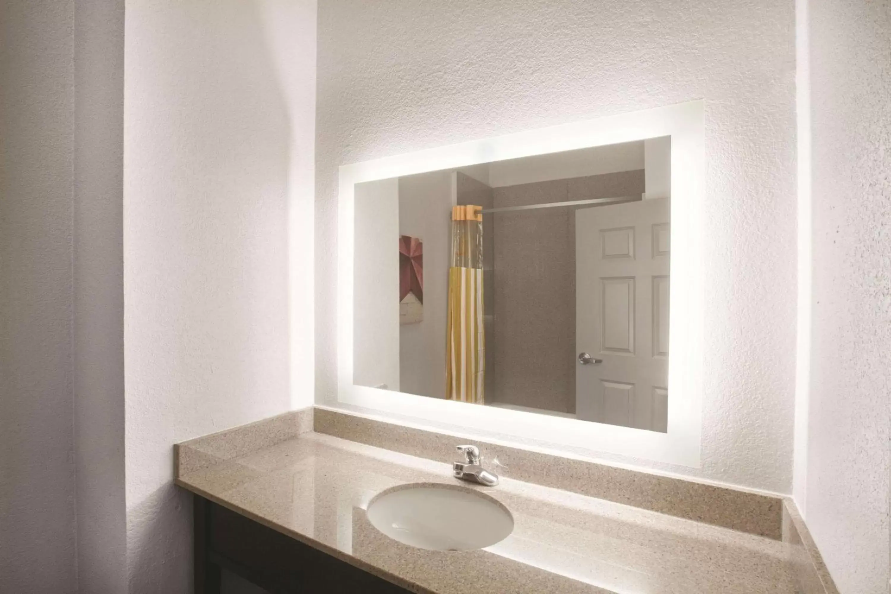 Photo of the whole room, Bathroom in La Quinta by Wyndham Mansfield TX