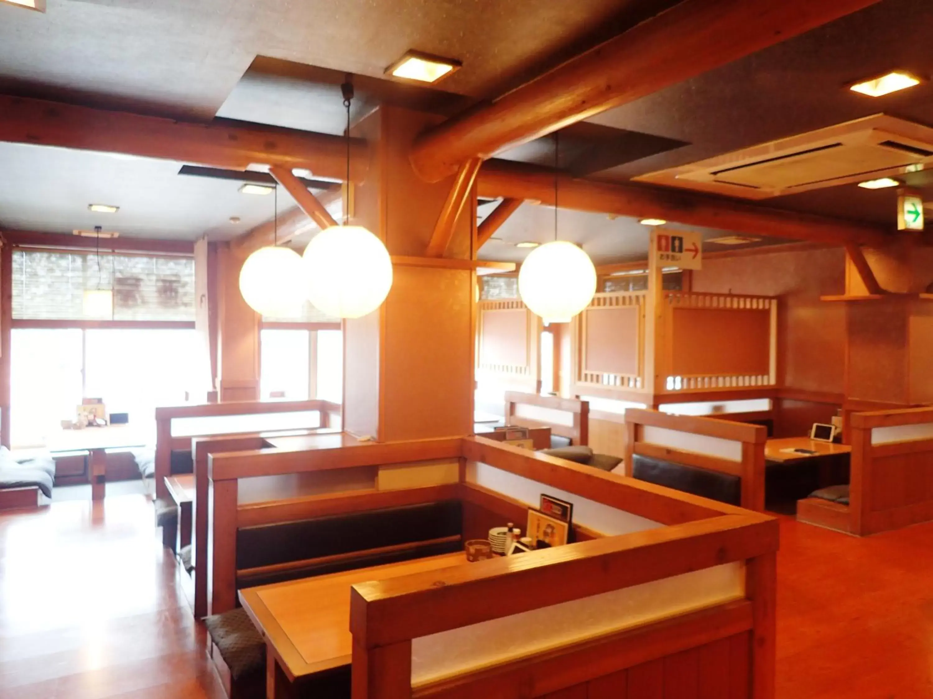 Restaurant/places to eat in Castle Inn Komaki