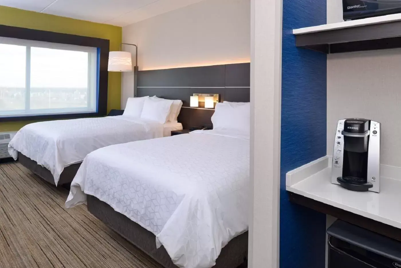 Bed in Holiday Inn Express & Suites - Romeoville - Joliet North, an IHG Hotel