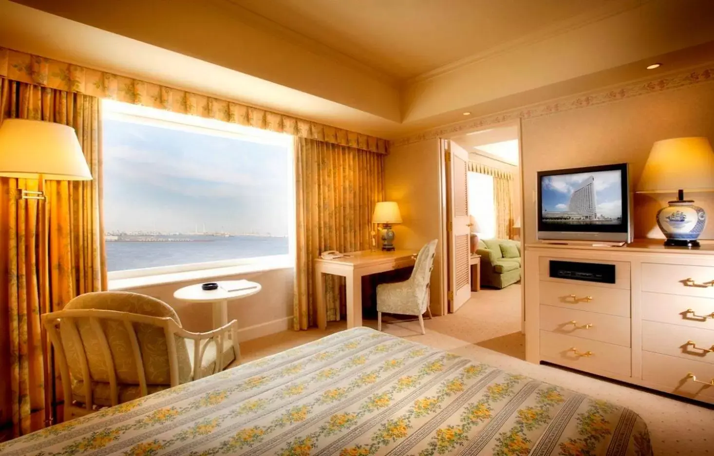 Photo of the whole room, TV/Entertainment Center in InterContinental Yokohama Grand, an IHG Hotel