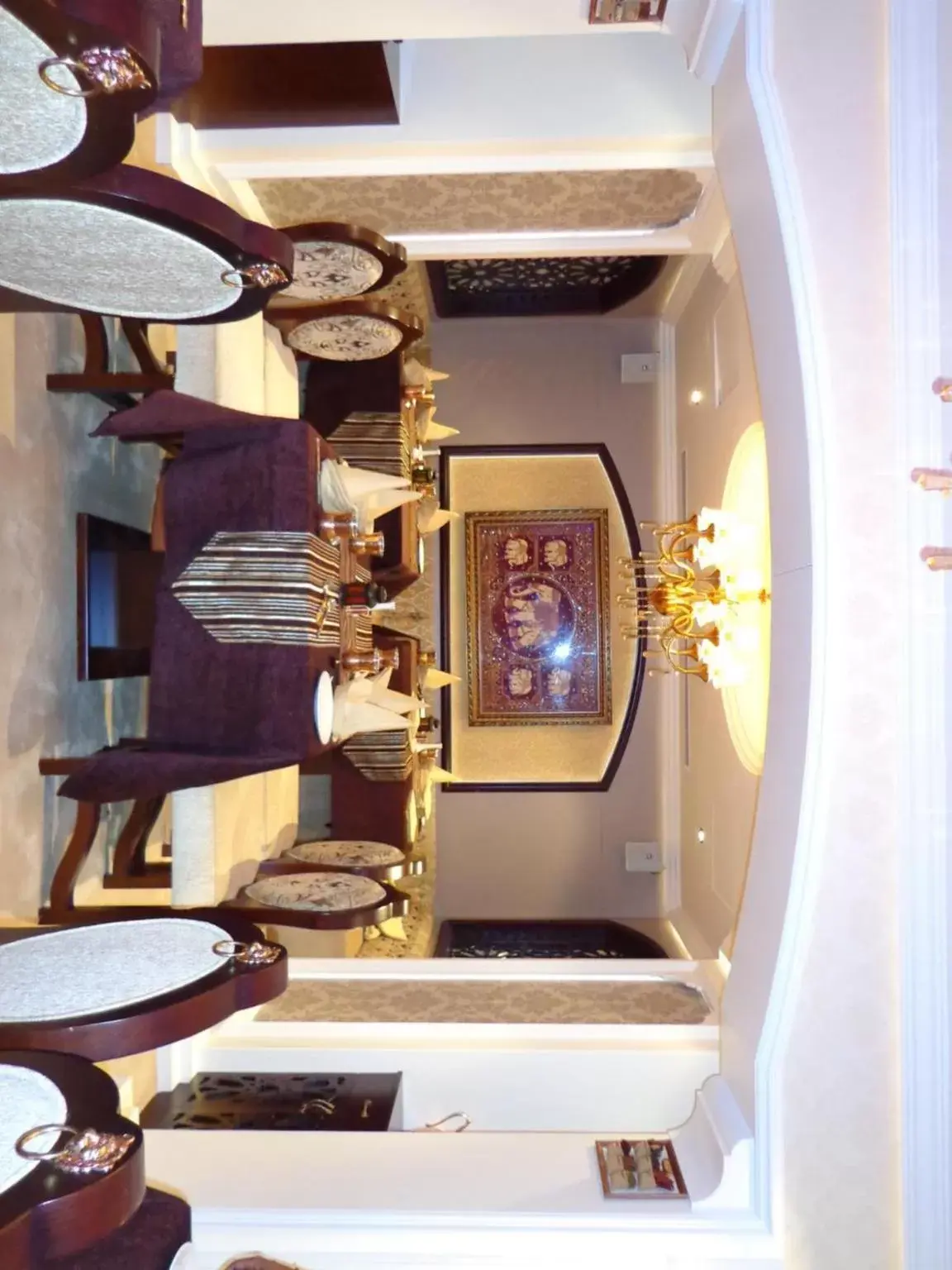 Restaurant/places to eat in Rolla Suites Hotel -Former J5 Bur Dubai Hotel