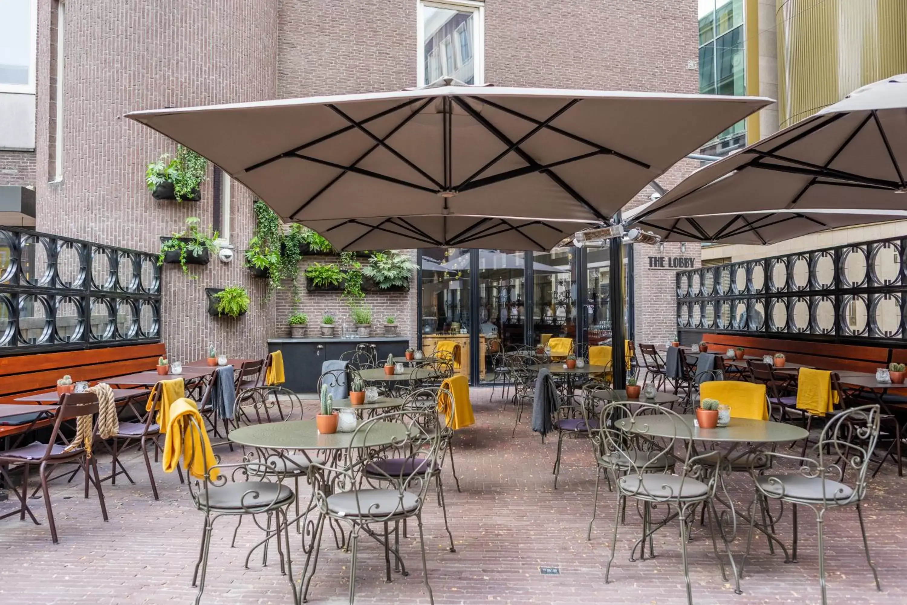 Balcony/Terrace, Restaurant/Places to Eat in Hotel V Nesplein