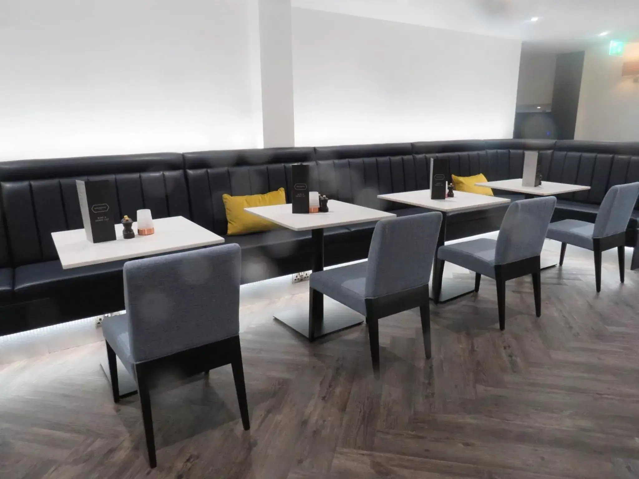 Restaurant/places to eat, Lounge/Bar in Samlesbury Hotel