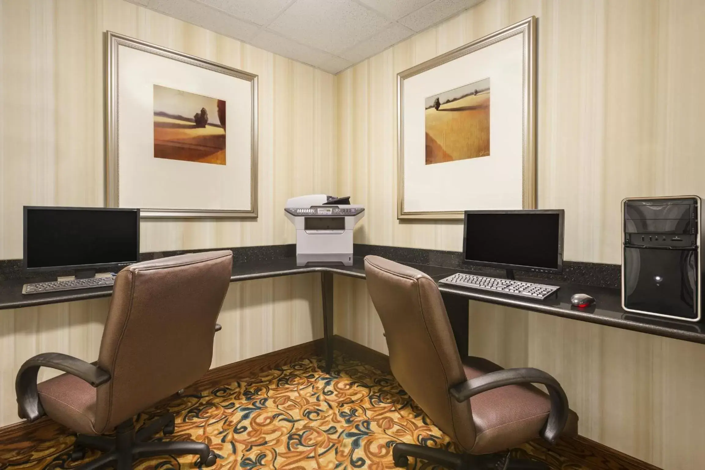 Business facilities, Business Area/Conference Room in Seffner Inn and Suites