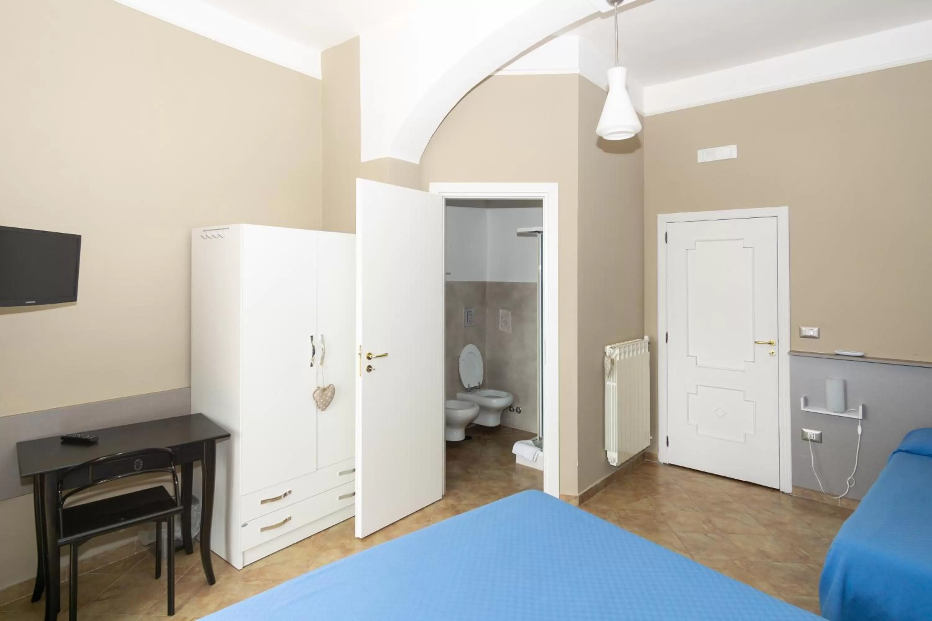 Bedroom, TV/Entertainment Center in La Masseria