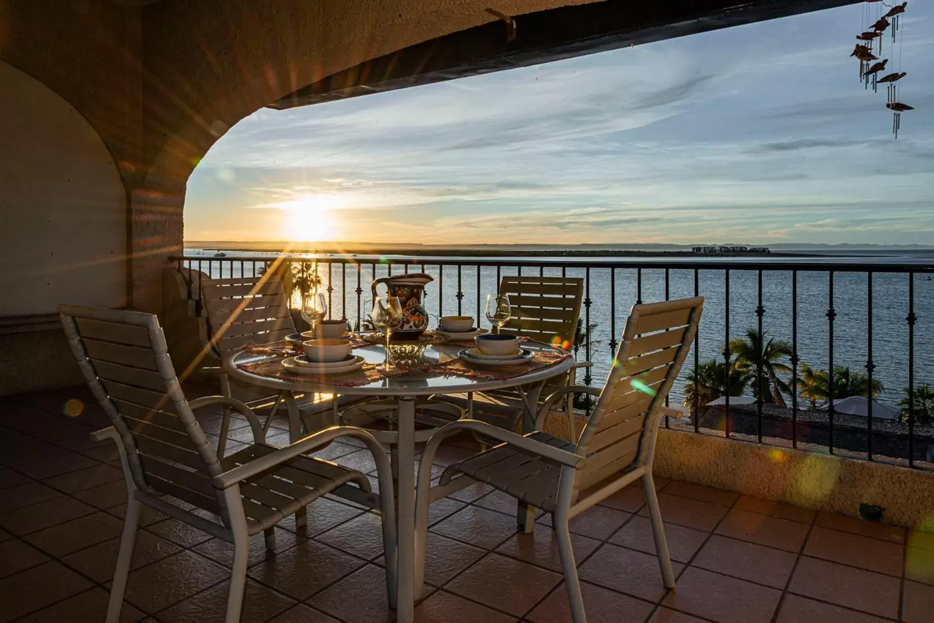 Balcony/Terrace, Restaurant/Places to Eat in Las Gaviotas Condo-Hotel La Paz BCS