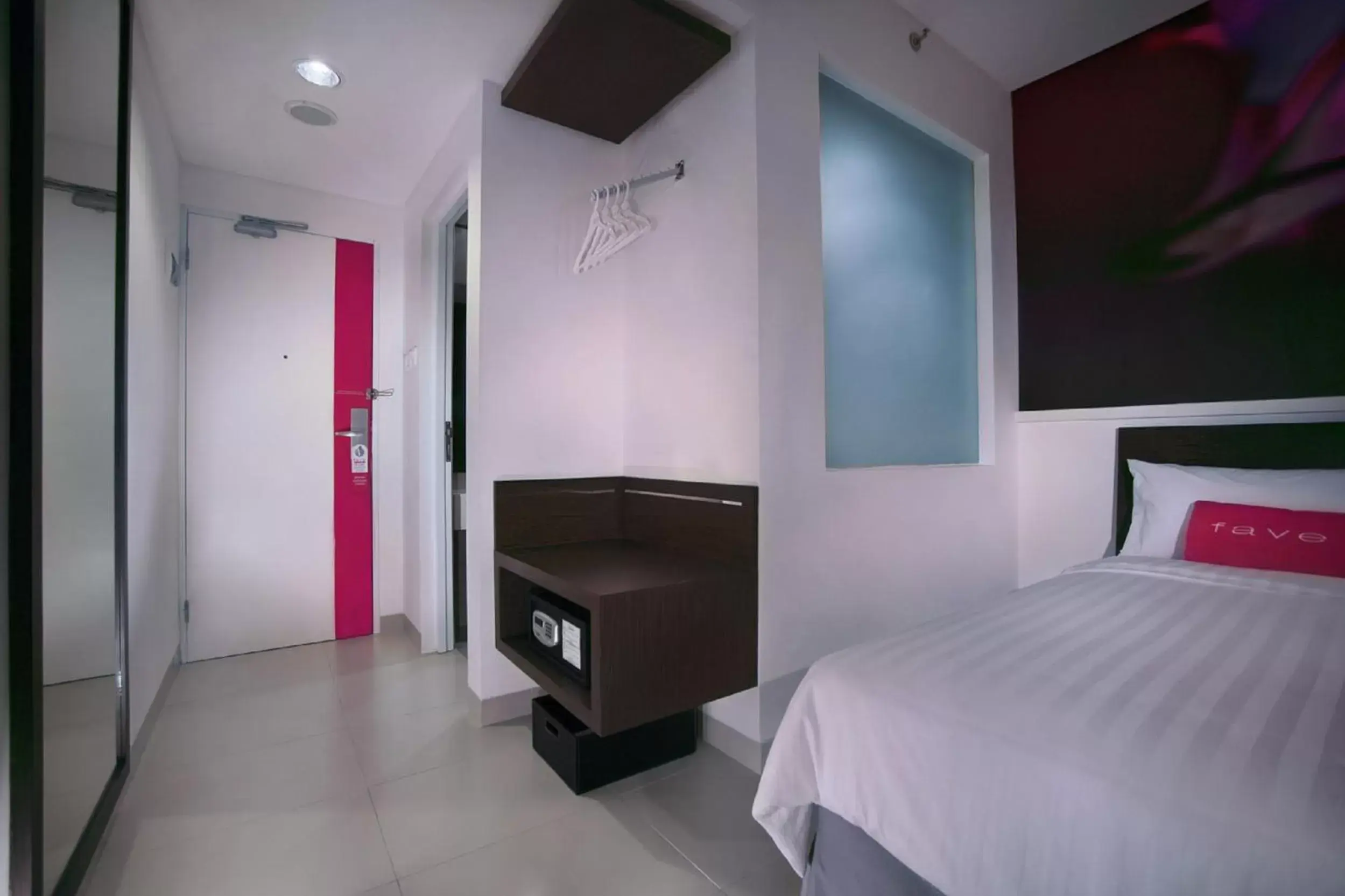 Bedroom, Bed in favehotel Melawai