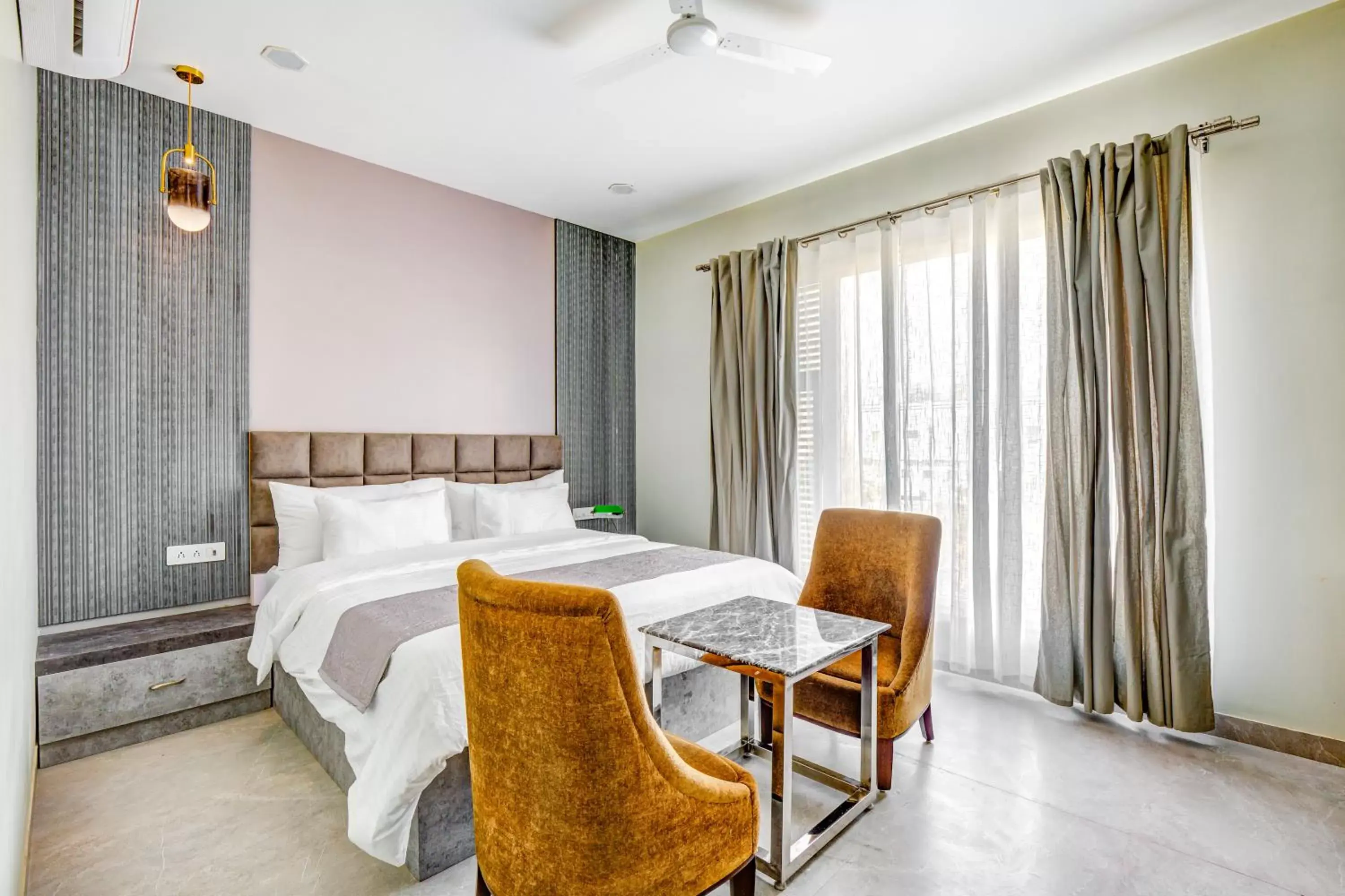 Photo of the whole room, Bed in FabHotel The White Moon Photo of the whole room, Bed in FabHotel The White Moon