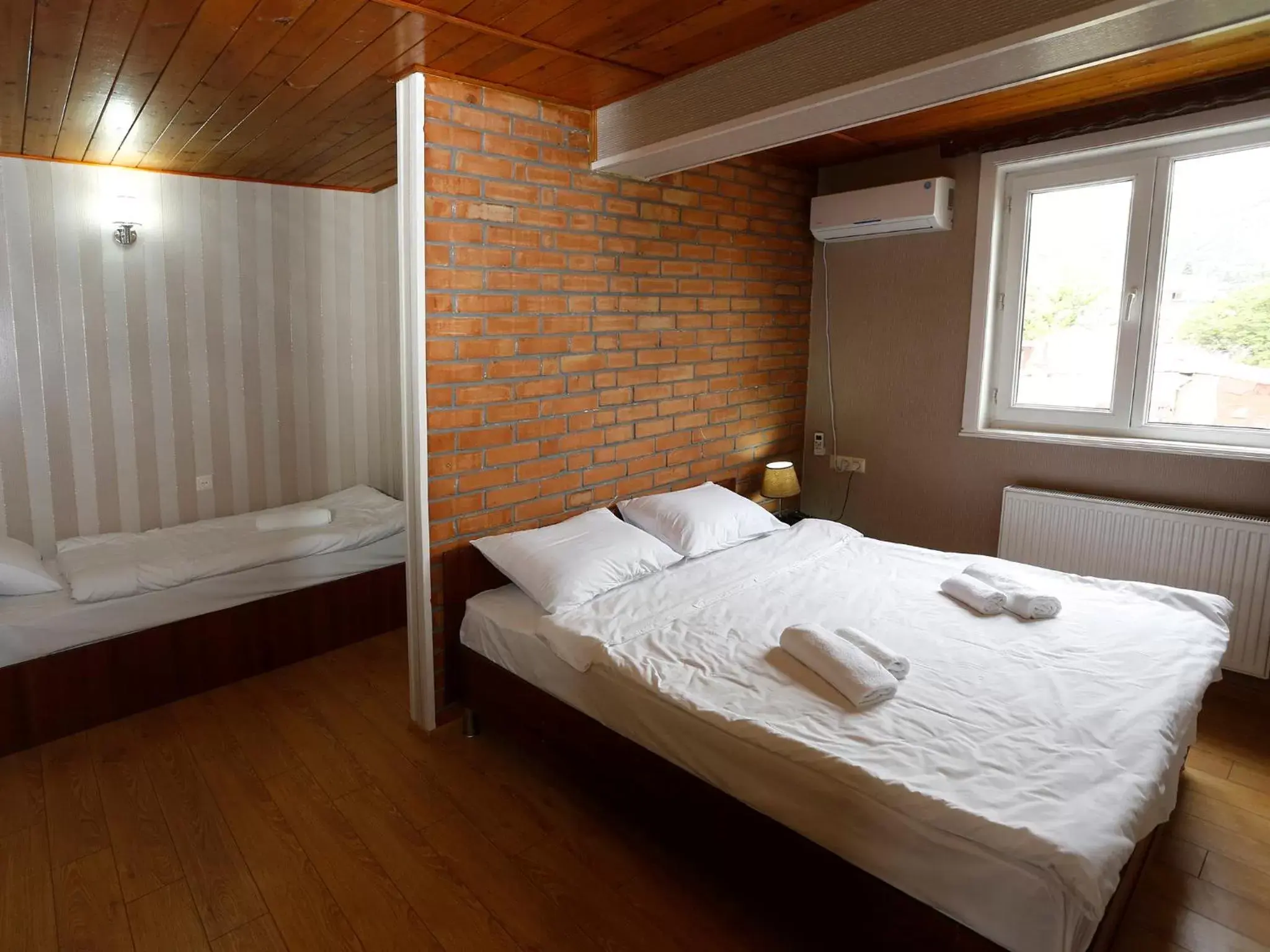 Deluxe Double or Twin Room with City View in Hotel Kalanga Deluxe Double or Twin Room with City View in Hotel Kalanga