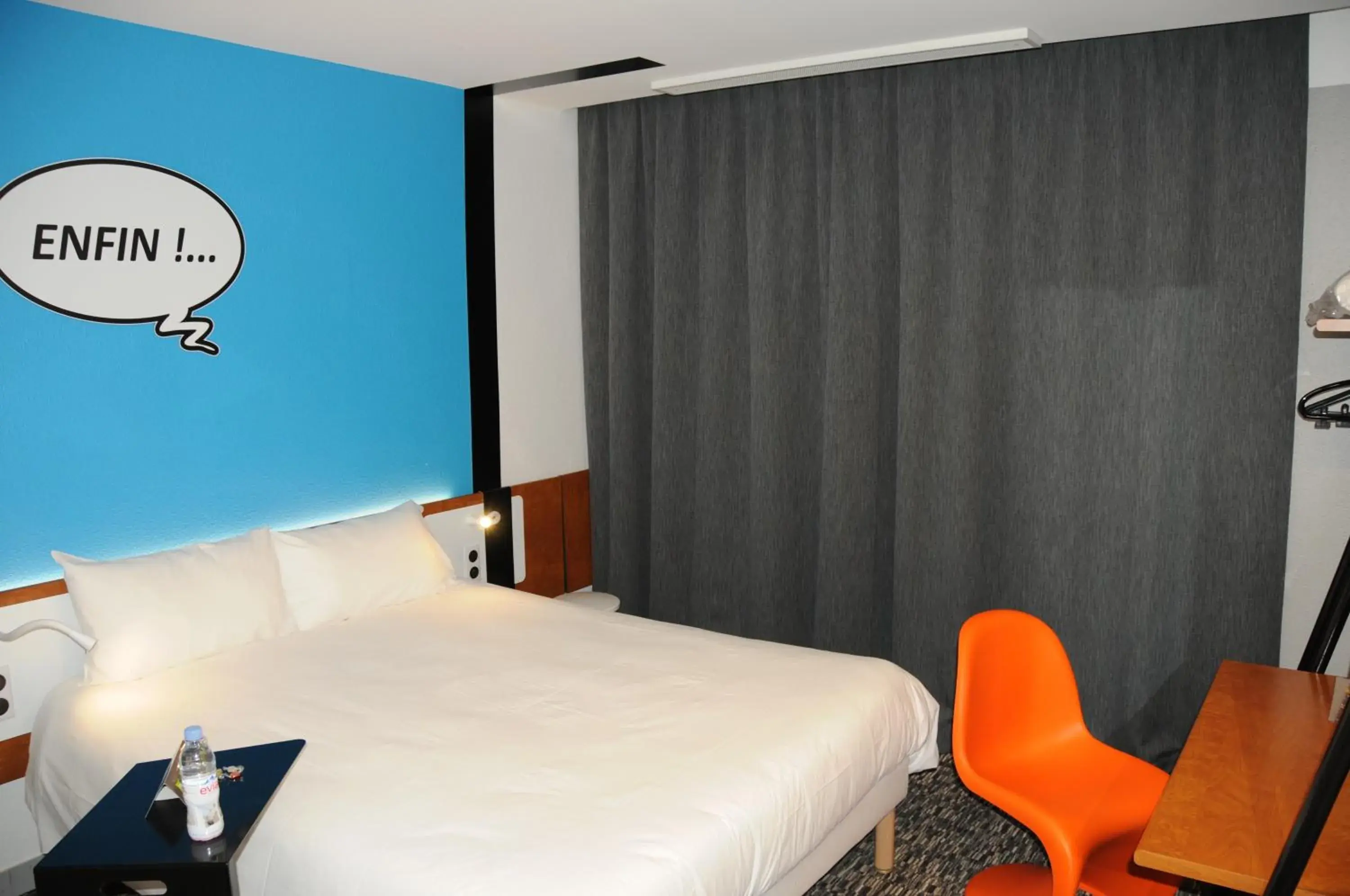 Photo of the whole room, Bed in Ibis Styles Chambery Centre Gare