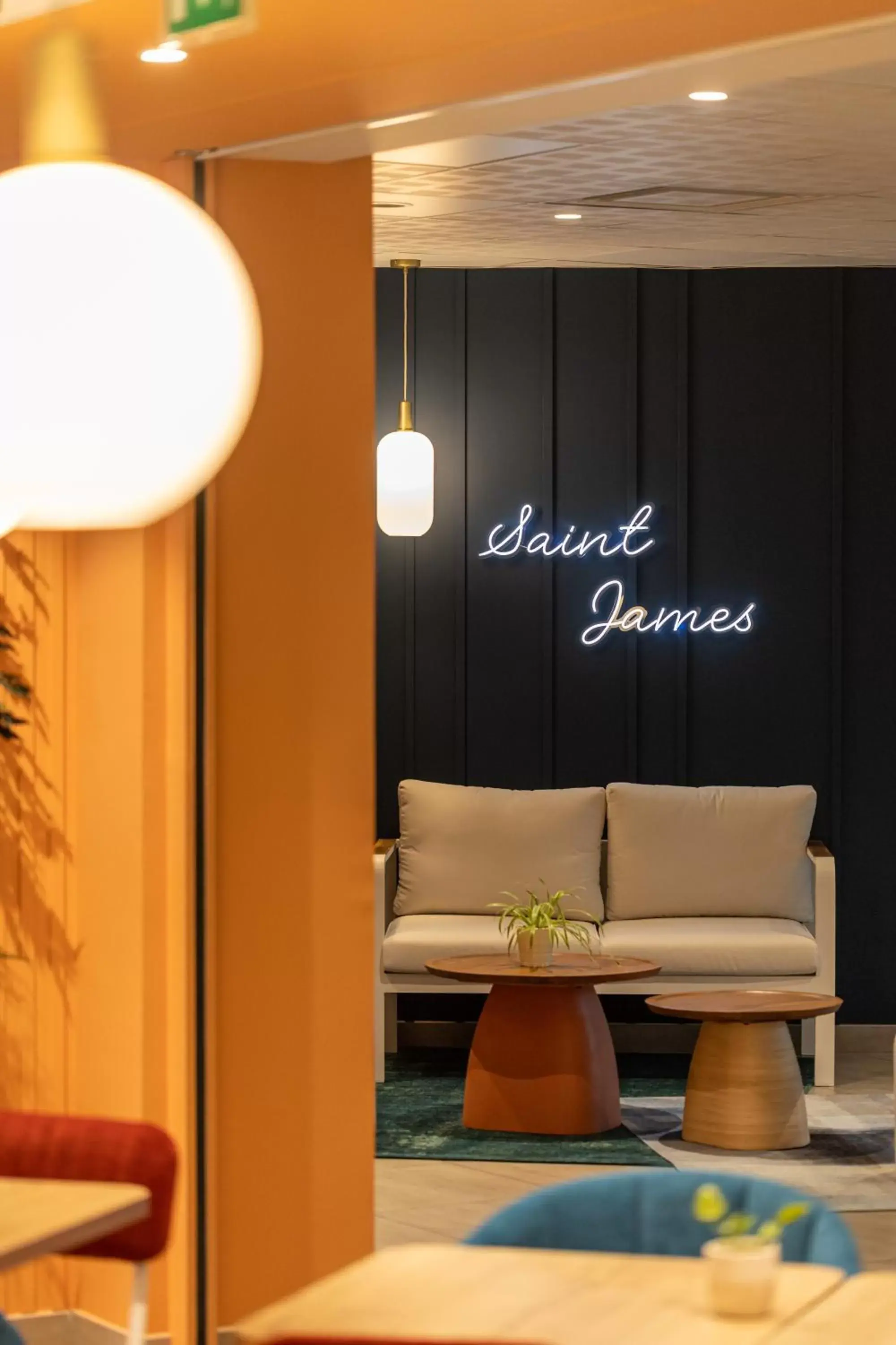 Communal lounge/ TV room, Seating Area in The Originals Boutique Hotel Saint James, Montaigu-Vendée, Nantes Sud