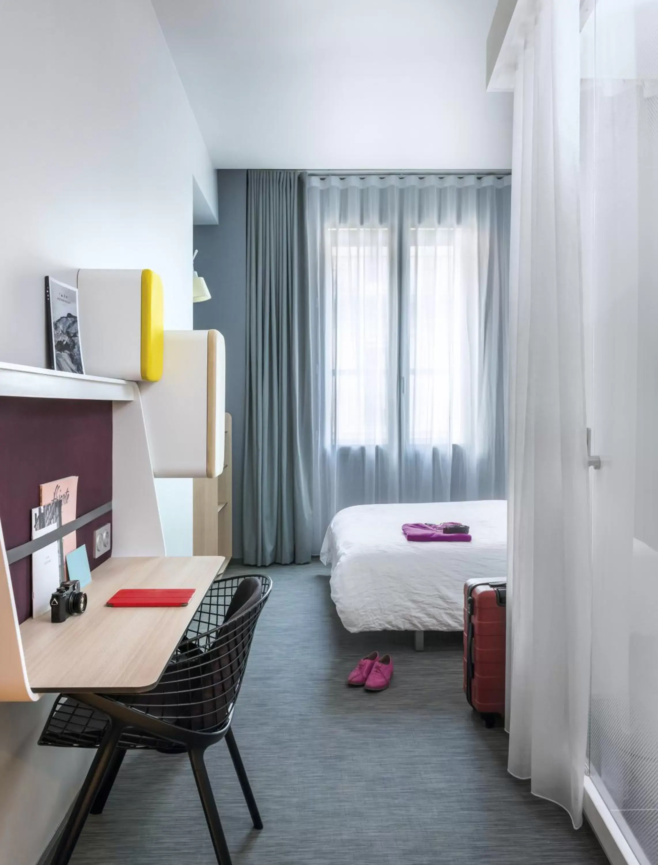 Photo of the whole room in Okko Hotels Lyon Pont Lafayette