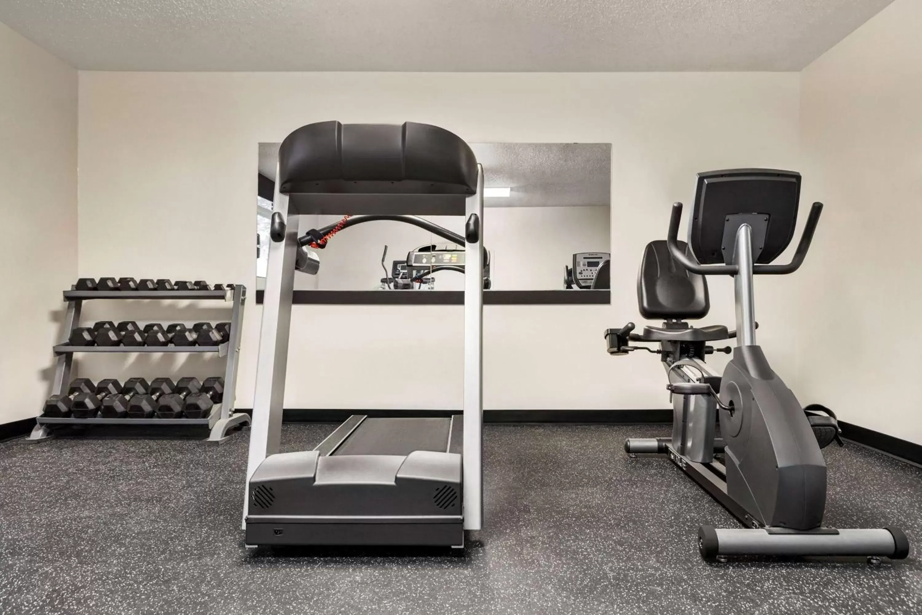 Fitness Center/Facilities in Super 8 by Wyndham Lincoln North