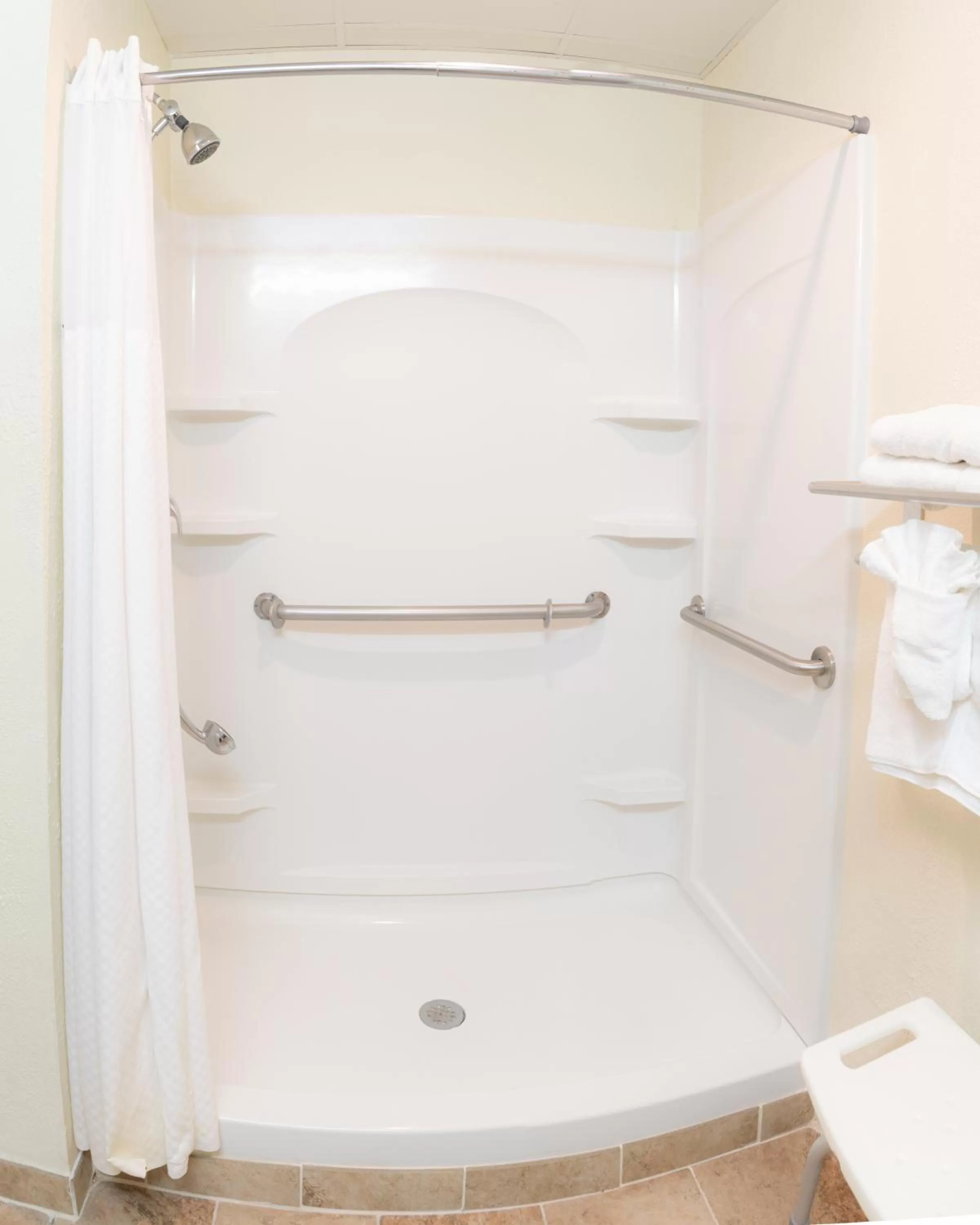 Bathroom in Baymont by Wyndham Hinesville Fort Stewart Area