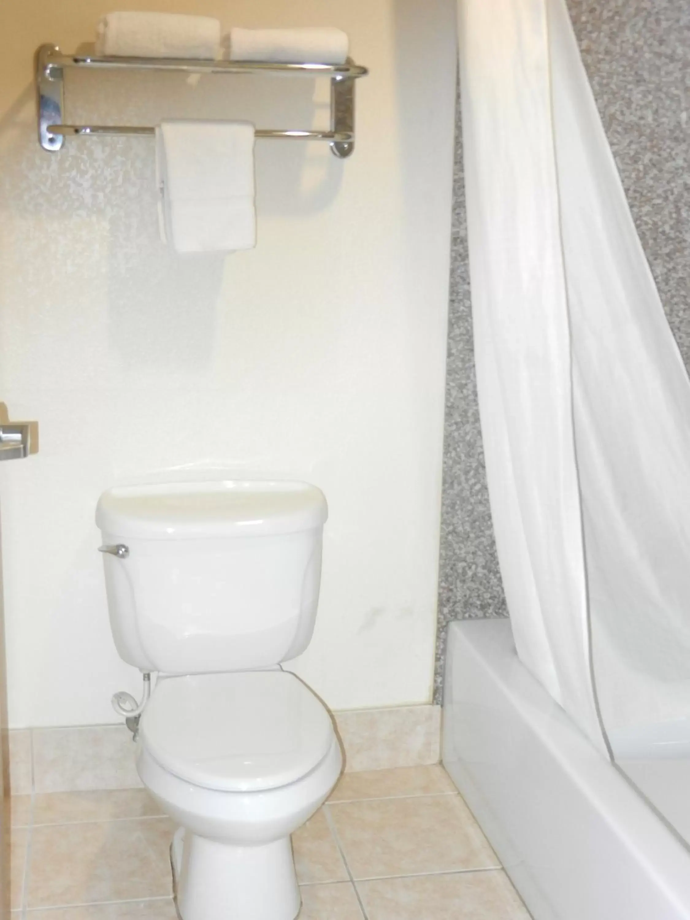 Toilet, Bathroom in Super 8 by Wyndham Humble - Atascocita - FM 1960 I-69