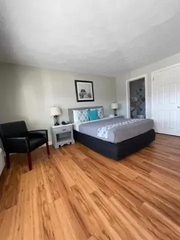 Bed in Colonial Inn Seekonk Bed in Colonial Inn Seekonk