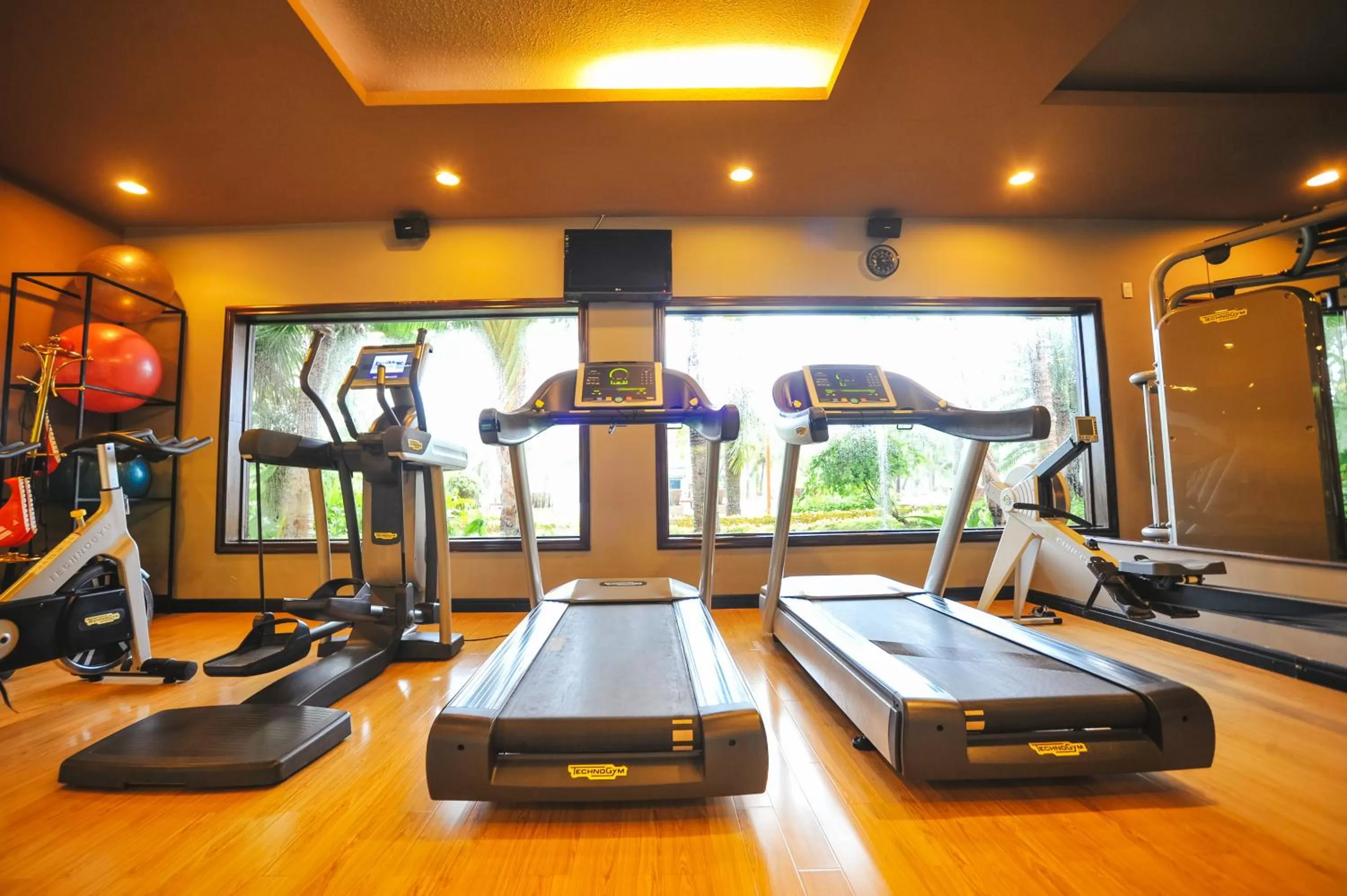 Fitness centre/facilities in Diamond Bay Resort & Spa