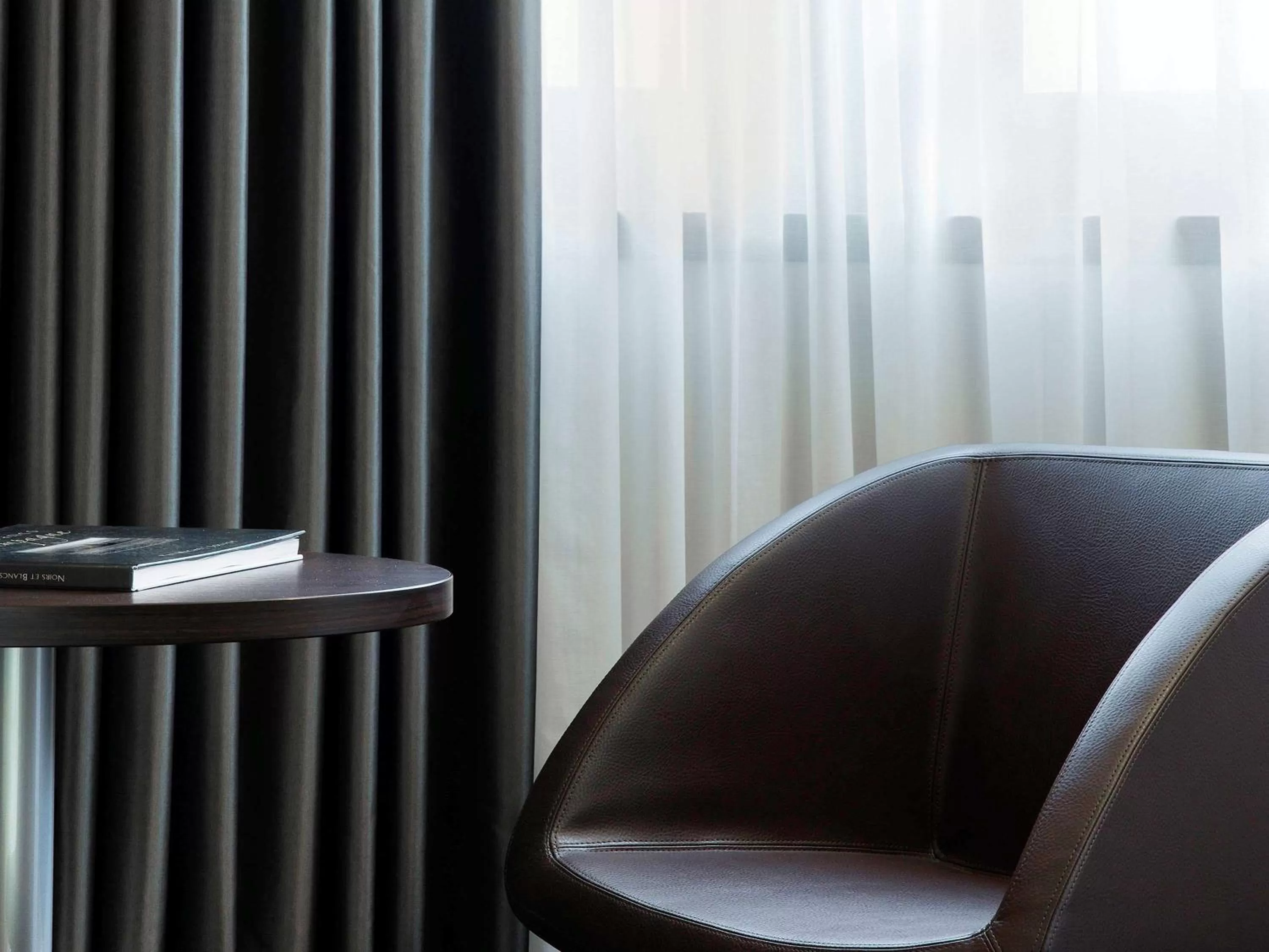 Photo of the whole room, Seating Area in Mercure Reims Centre Cathédrale