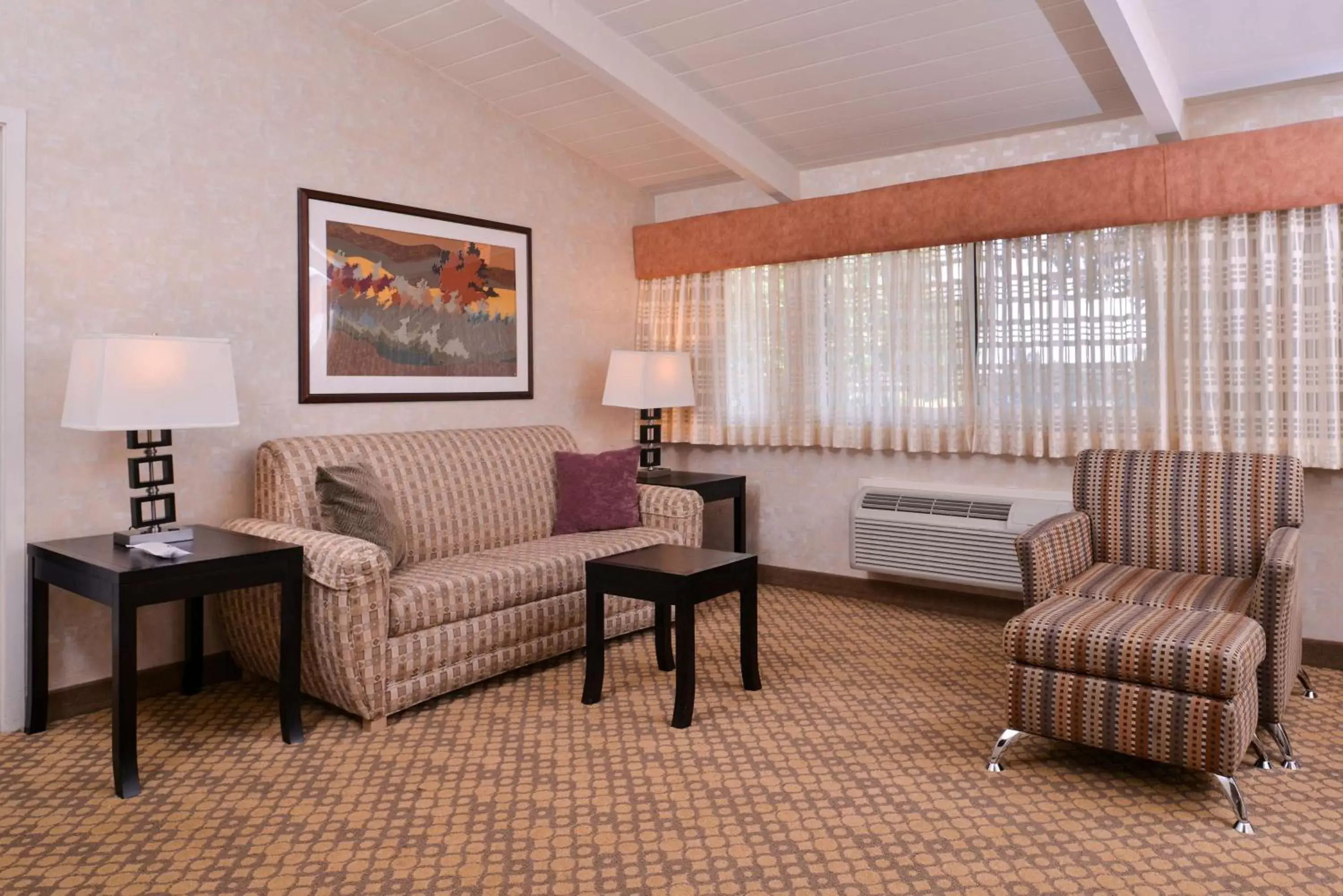 Photo of the whole room, Seating Area in Best Western Corte Madera Inn
