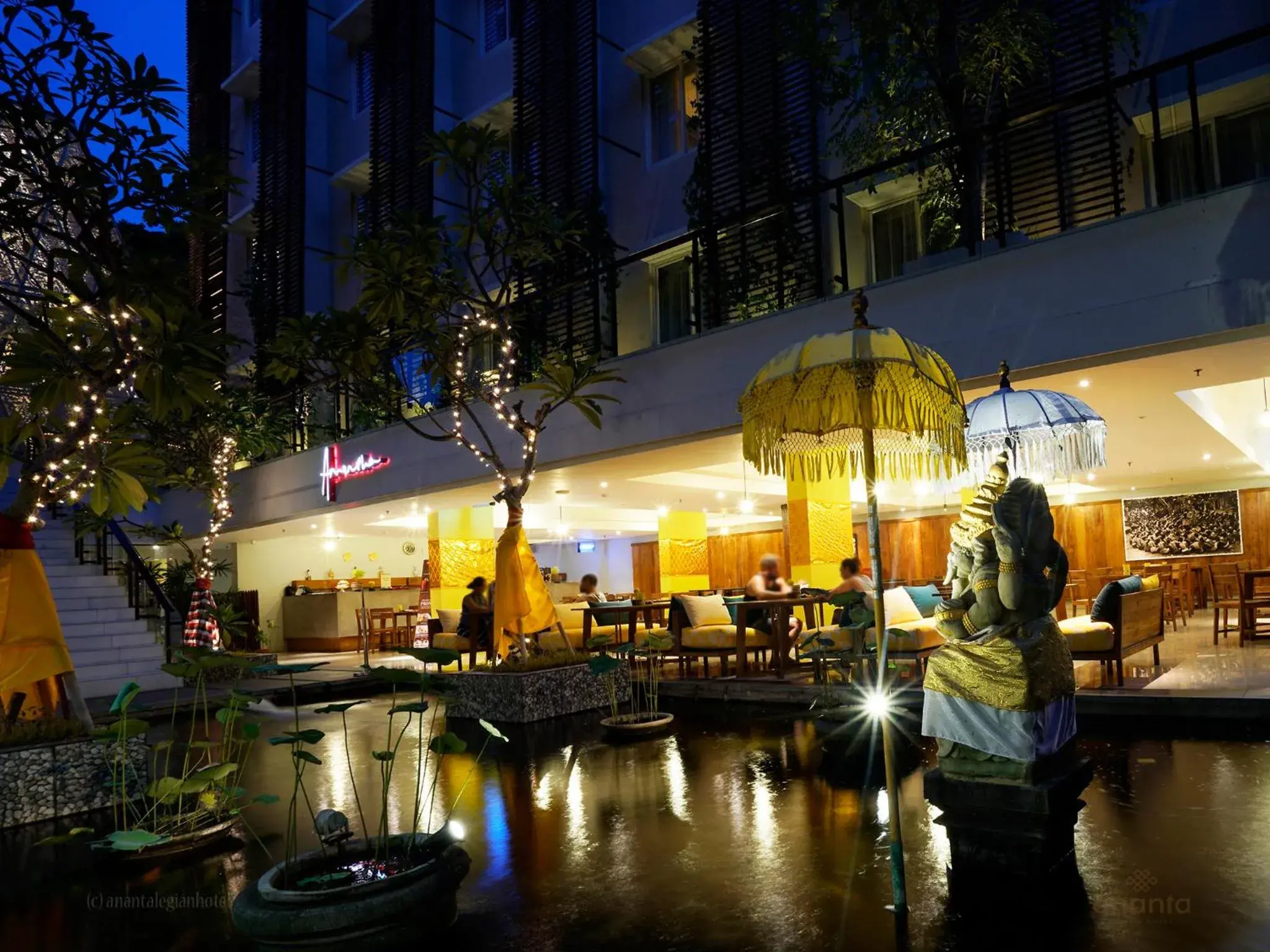 Restaurant/Places to Eat in Ananta Legian Hotel