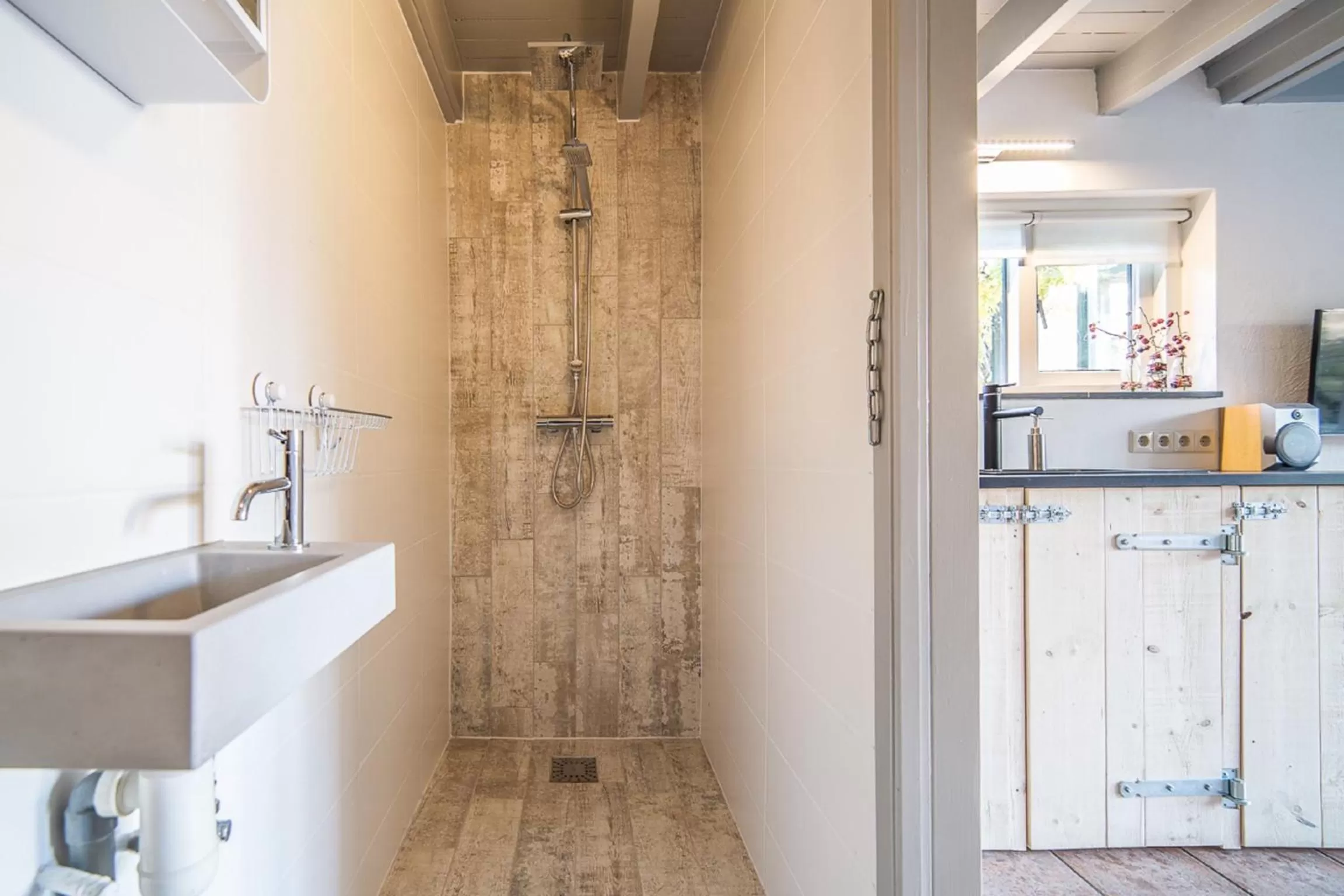 Shower in Bed and Breakfast Rammesdoenk