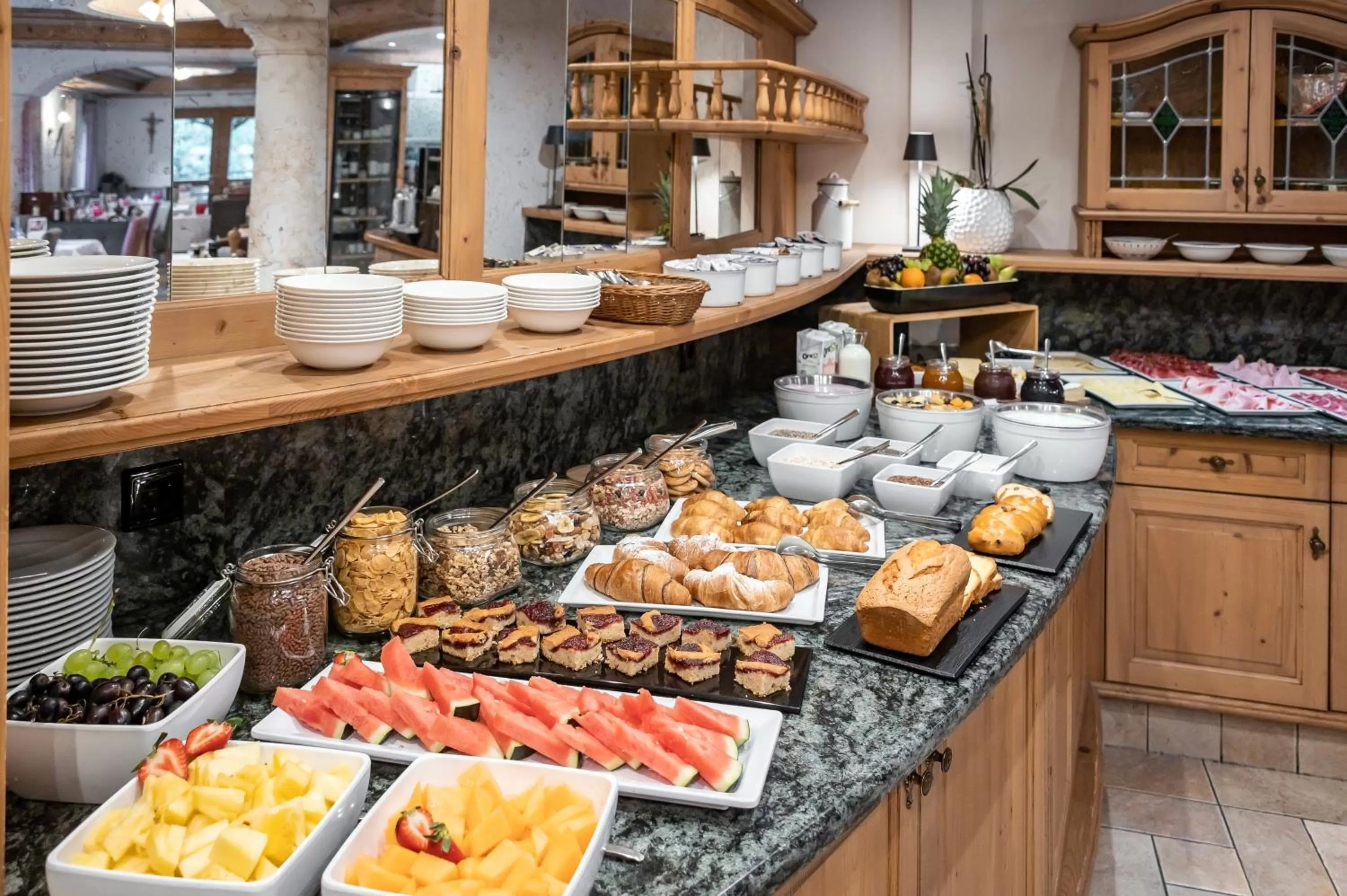 Buffet breakfast in Hotel Kesslwirt