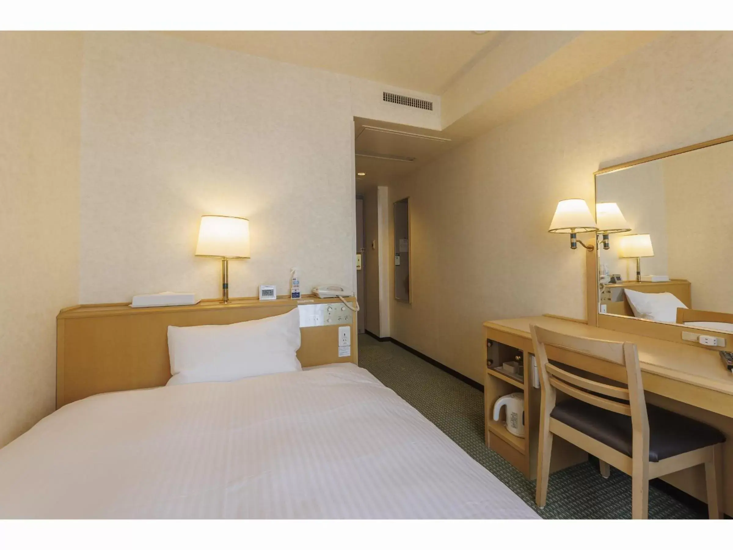 Photo of the whole room, Bed in Shimonoseki Station West Washington Hotel Plaza