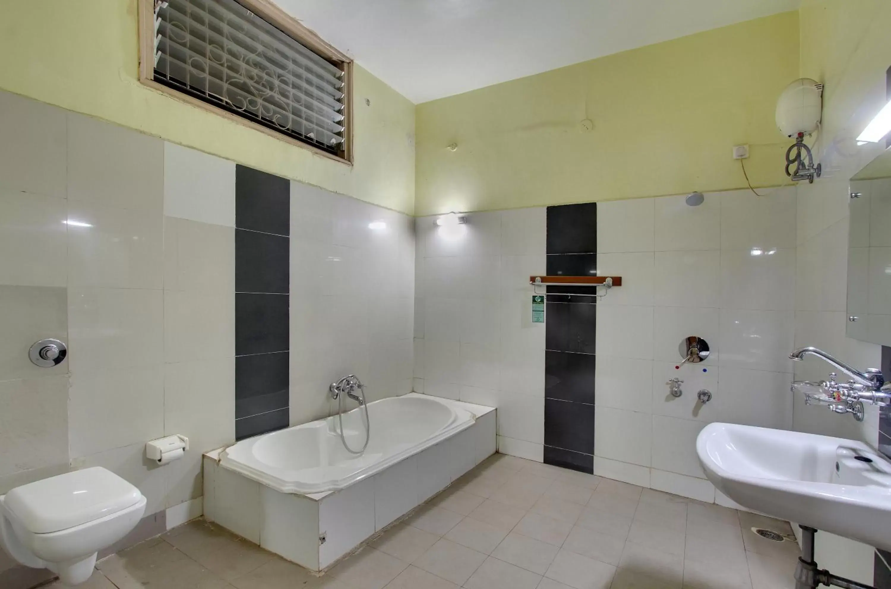 Bathroom in Kanthi Resorts Badami Bathroom in Kanthi Resorts Badami