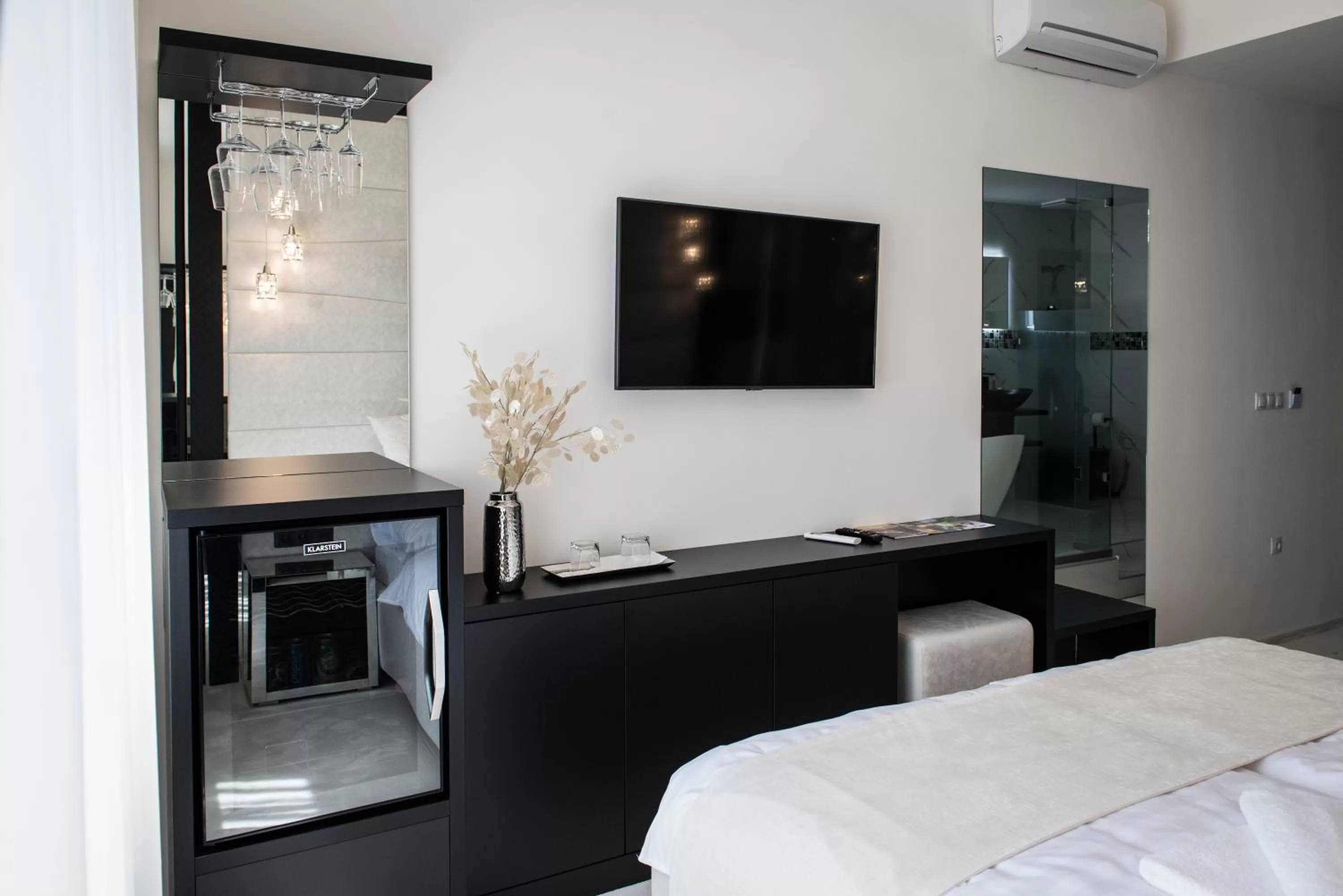 Photo of the whole room, Bed in Z Rooms Boutique Smart Hotel, személyzet nélkül