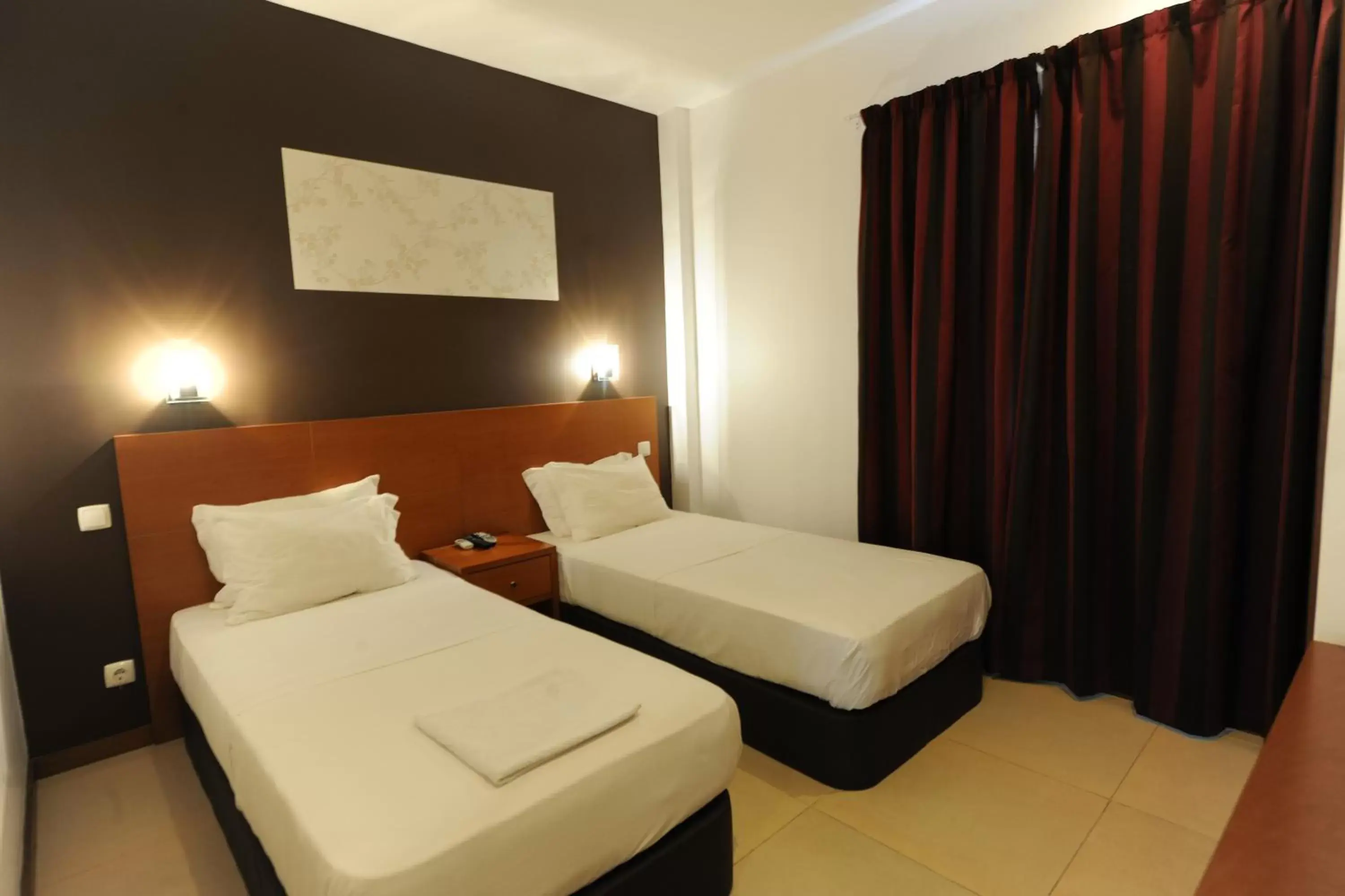 Bedroom, Bed in Inn Luanda