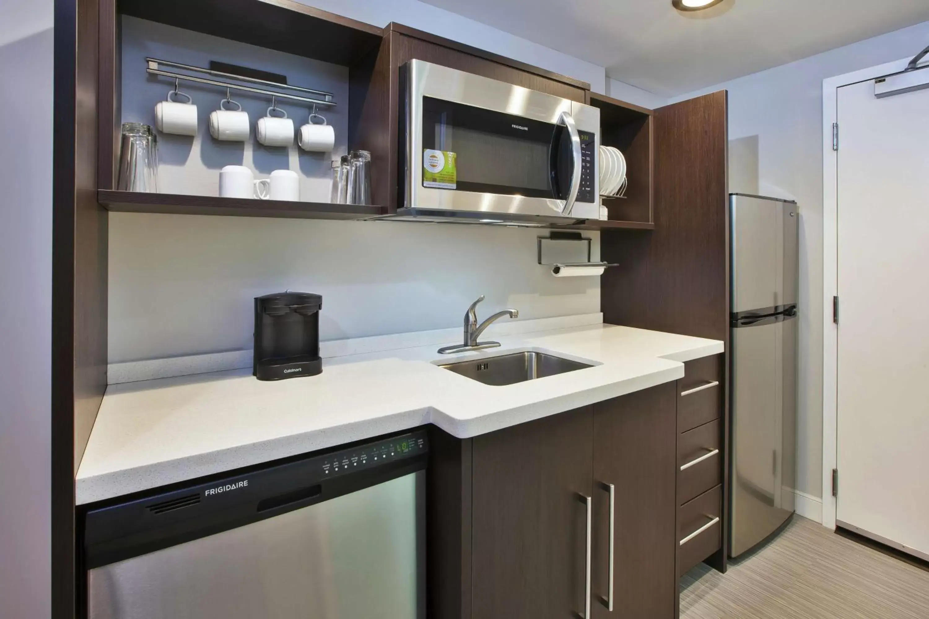 Kitchen or kitchenette, Kitchen/Kitchenette in Home2 Suites By Hilton Pittsburgh Area Beaver Valley