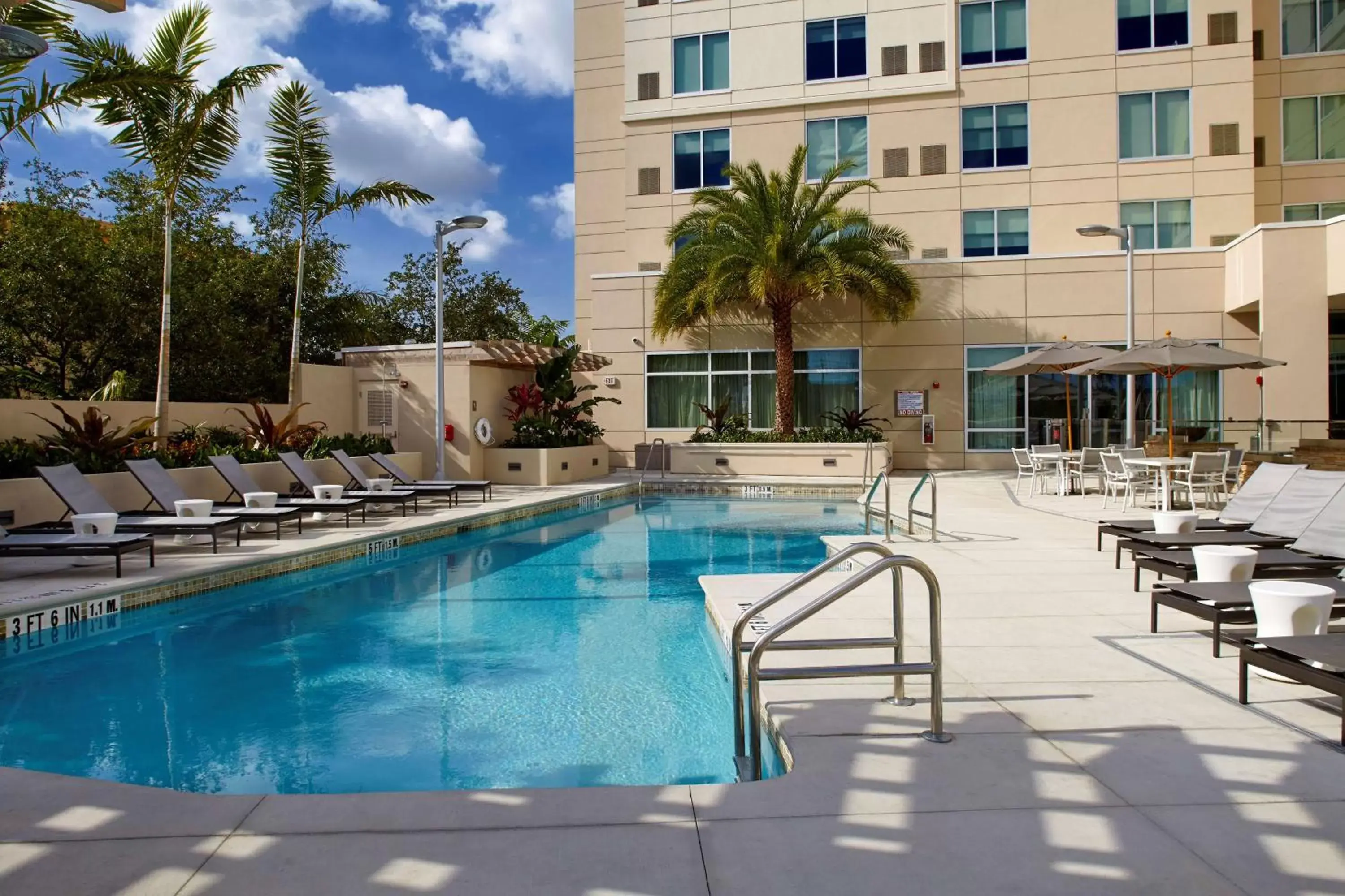 Property building in Hyatt Place Miami Airport East