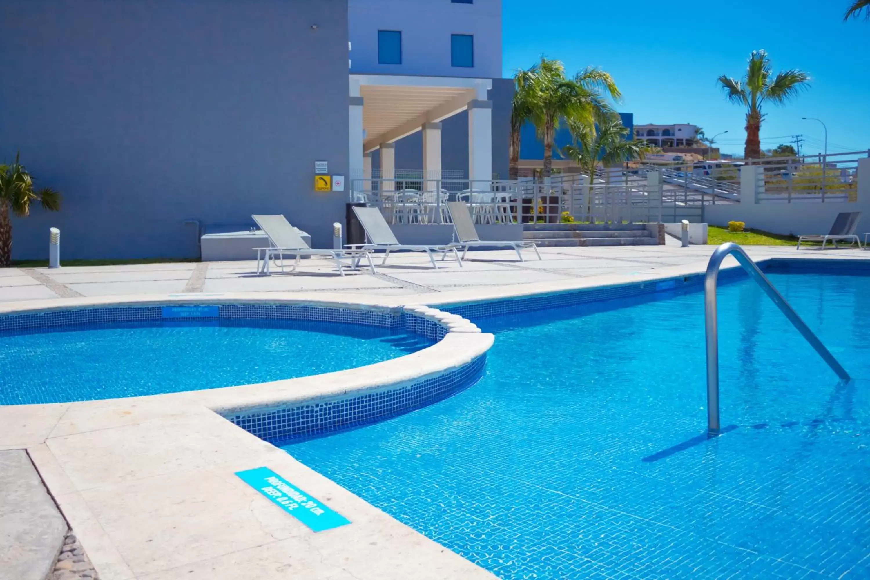 Swimming Pool in Holiday Inn Express Guaymas, an IHG Hotel