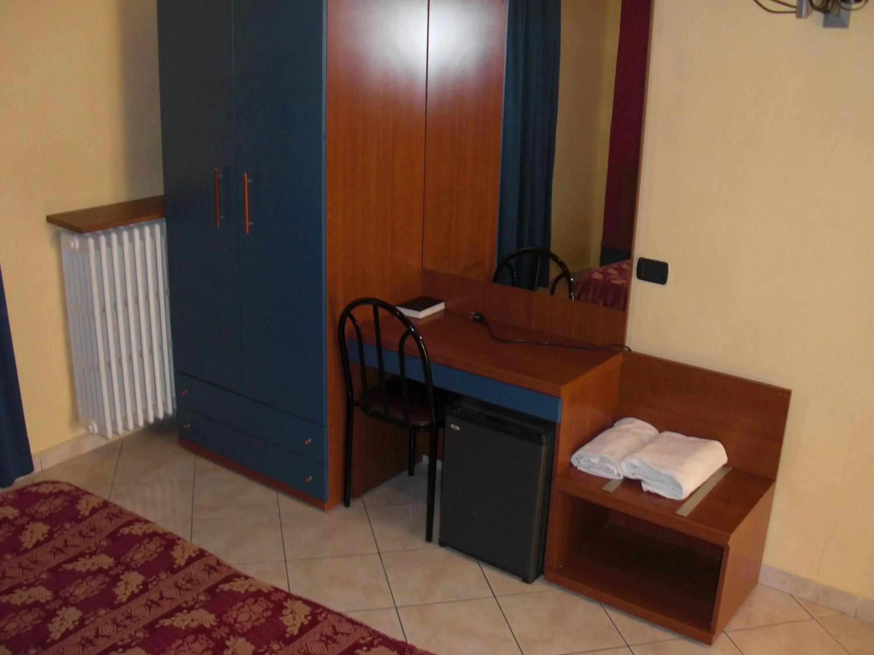 Bedroom, Bathroom in Hotel Legnano