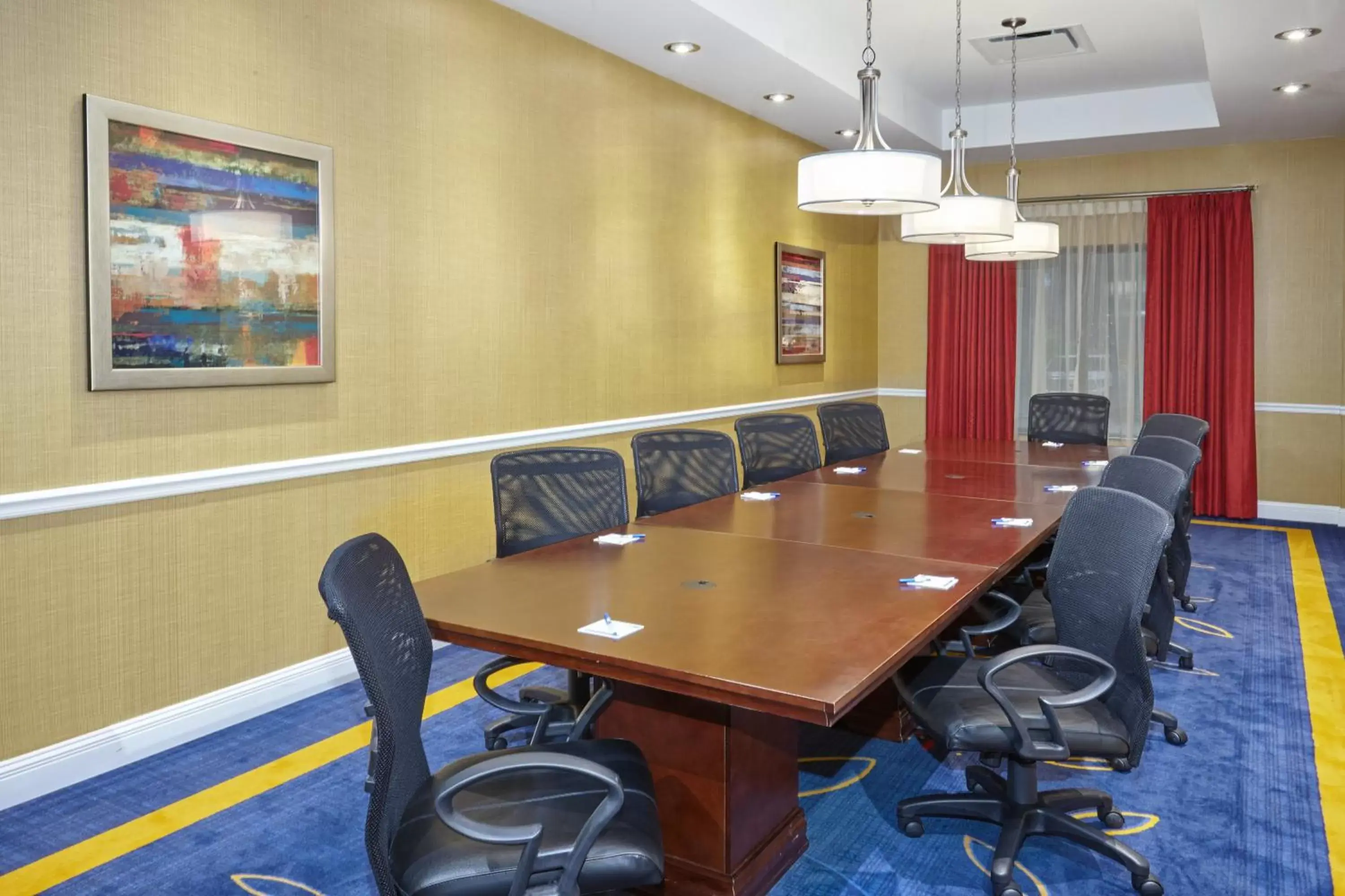 Meeting/conference room in Holiday Inn Express and Suites Columbia University Area, an IHG Hotel