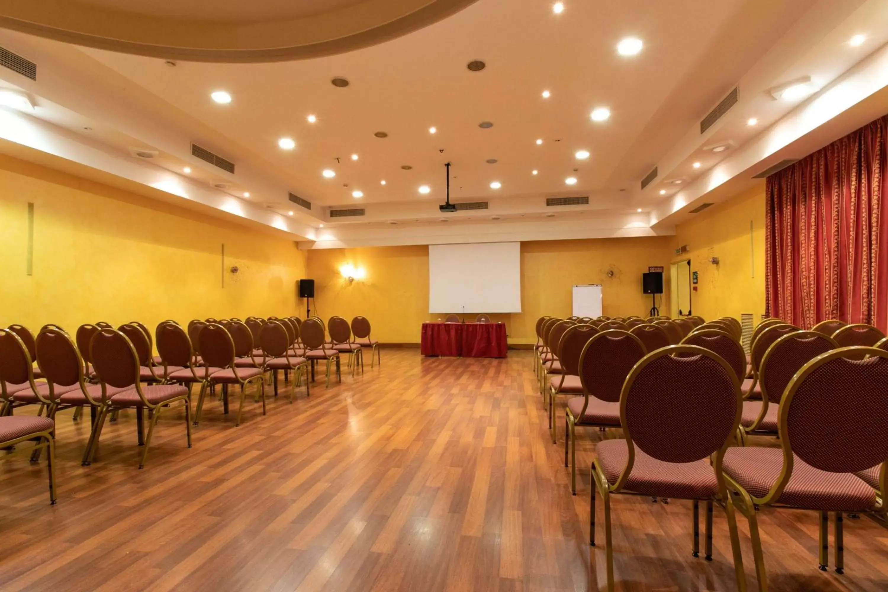 Meeting/conference room in Best Western Ai Cavalieri Hotel