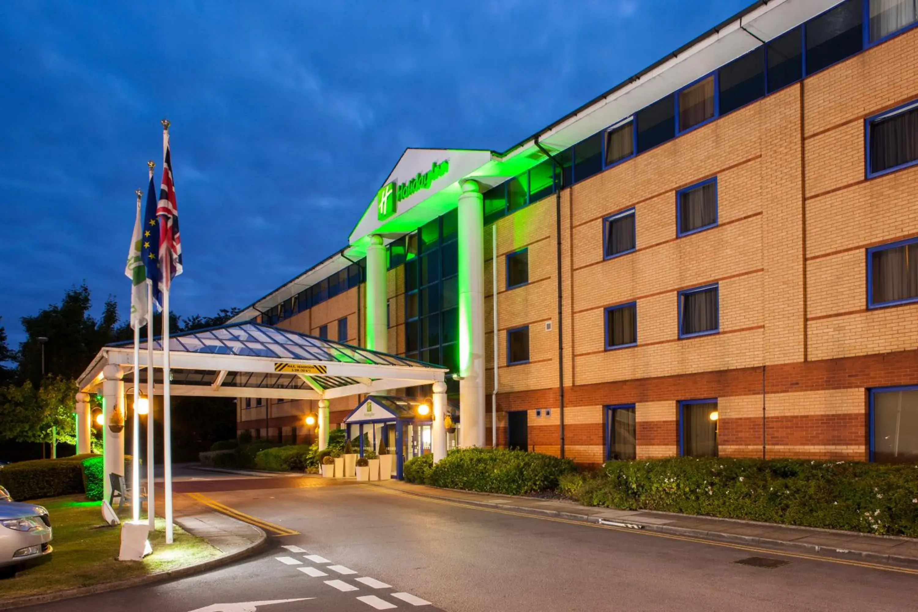 Property Building in Holiday Inn Warrington